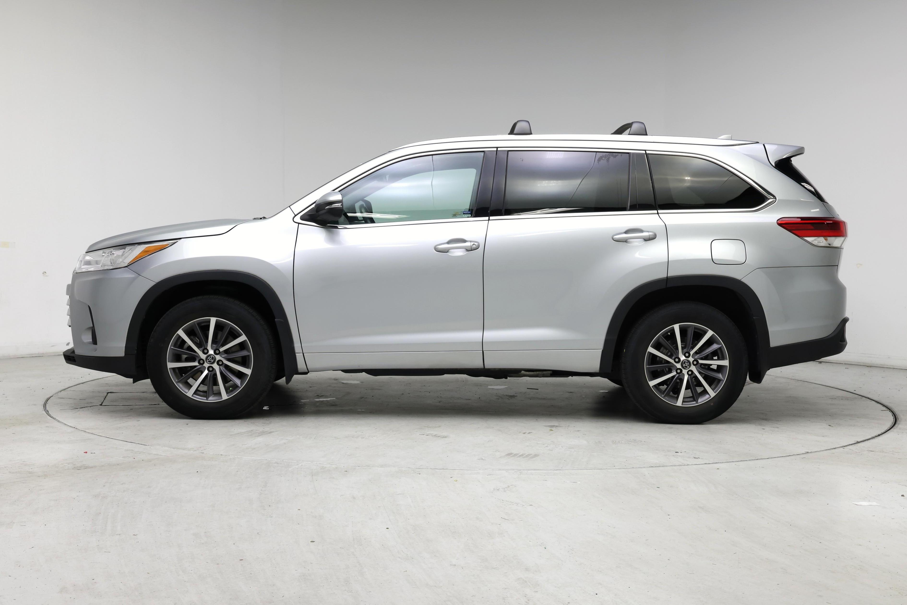 Thumbnail: 2018 Toyota Highlander - 3