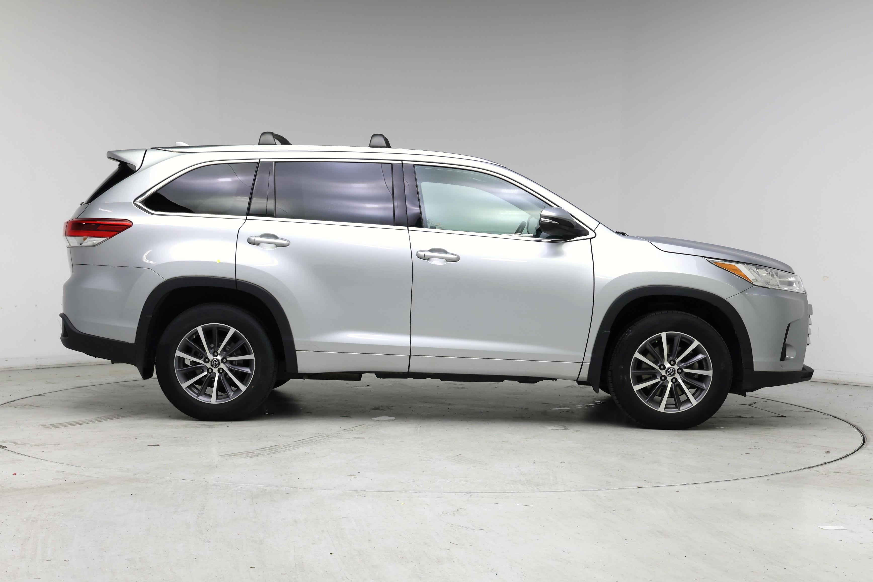 Thumbnail: 2018 Toyota Highlander - 7