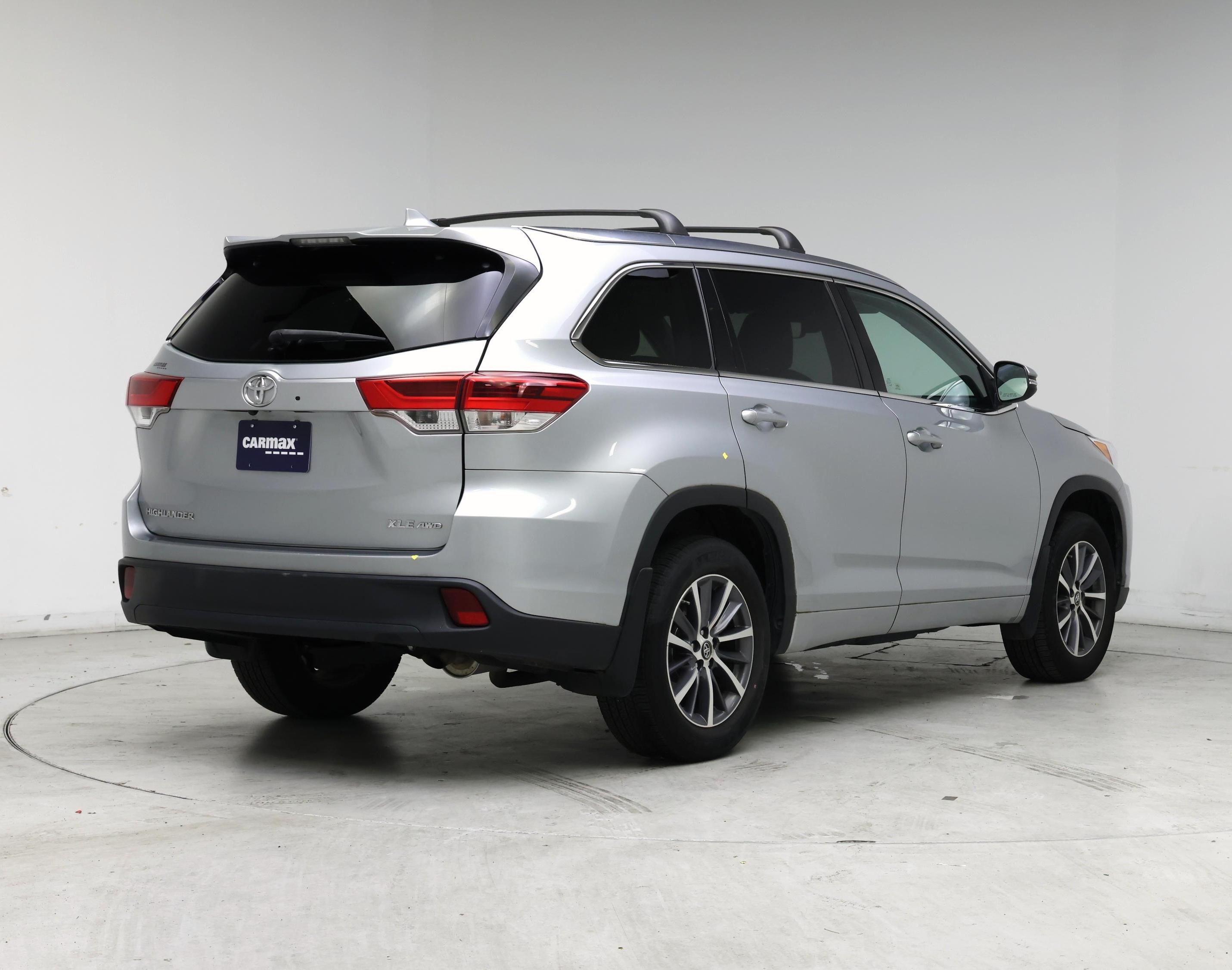 Thumbnail: 2018 Toyota Highlander - 8