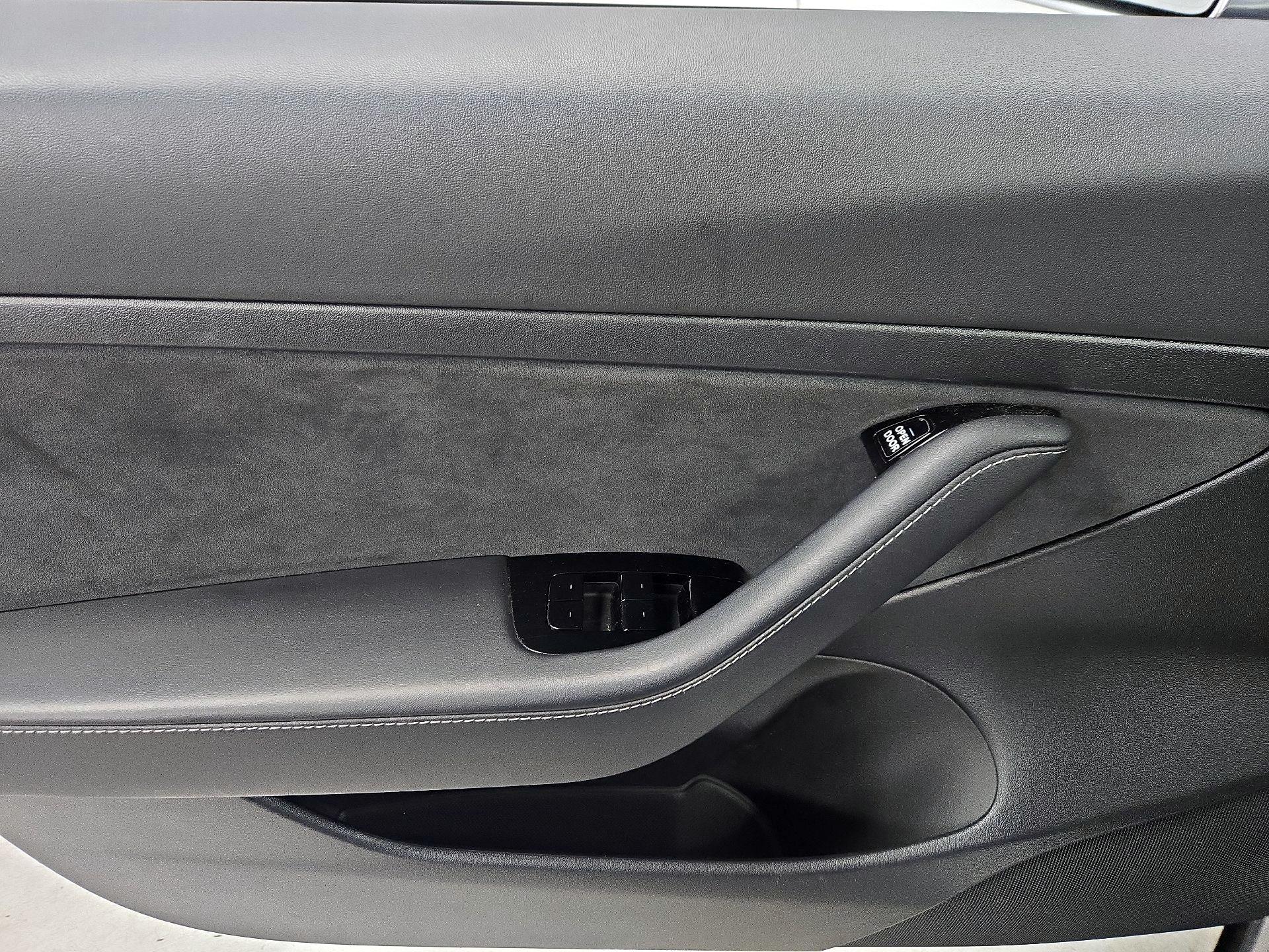 Thumbnail: 2020 Tesla Model 3 - 12