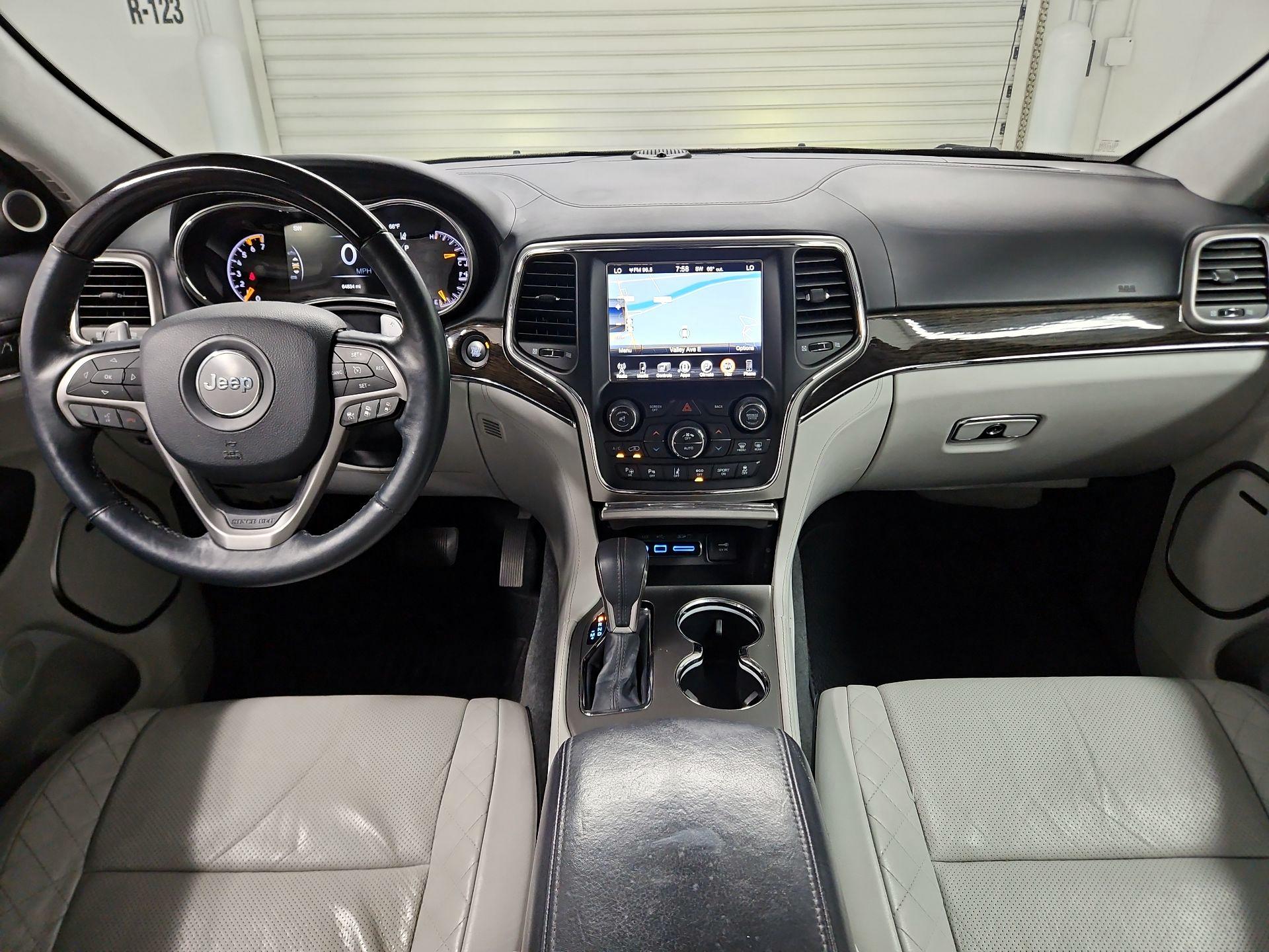 Thumbnail: 2017 Jeep Grand Cherokee - 9