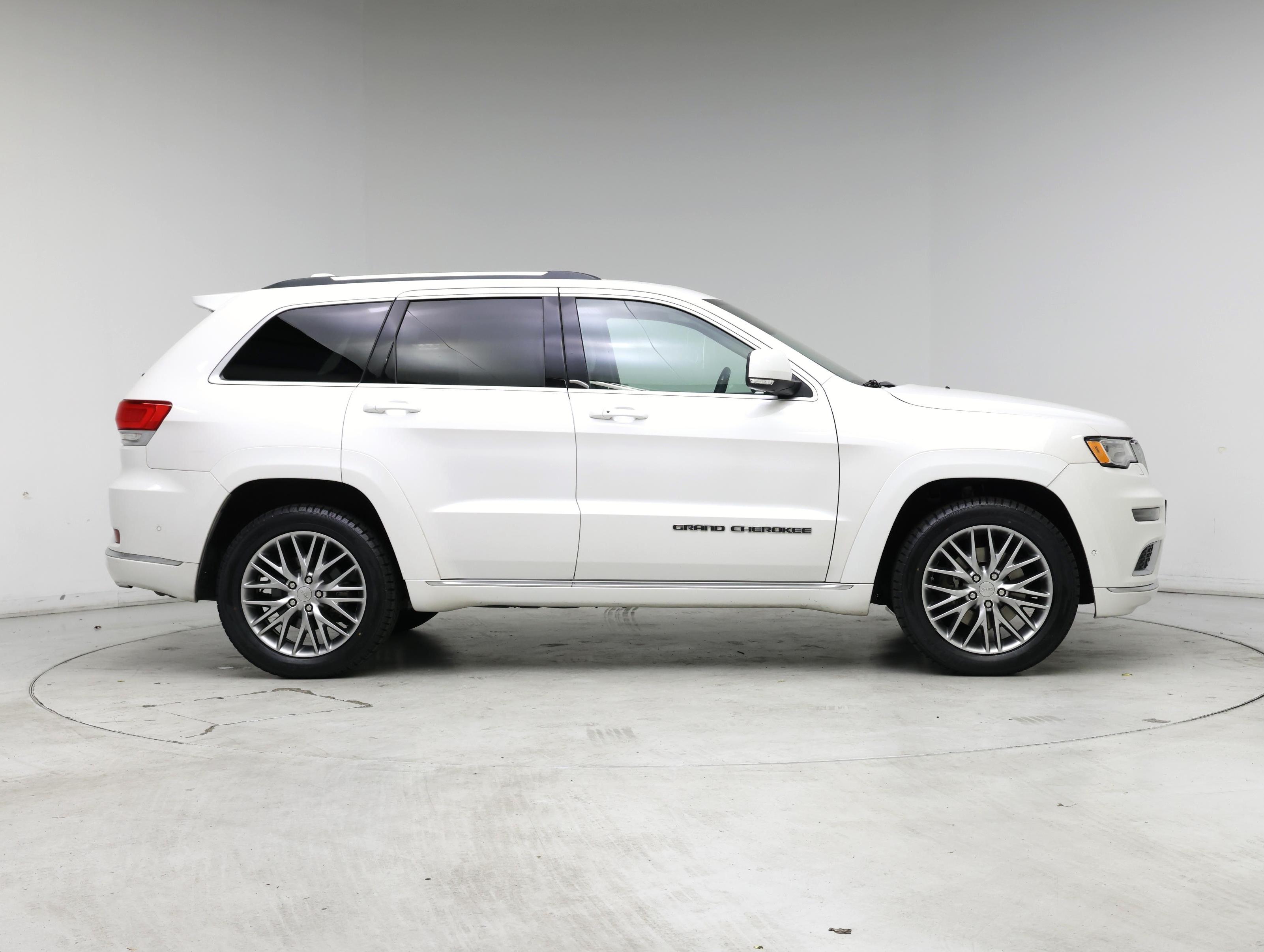 Thumbnail: 2017 Jeep Grand Cherokee - 7
