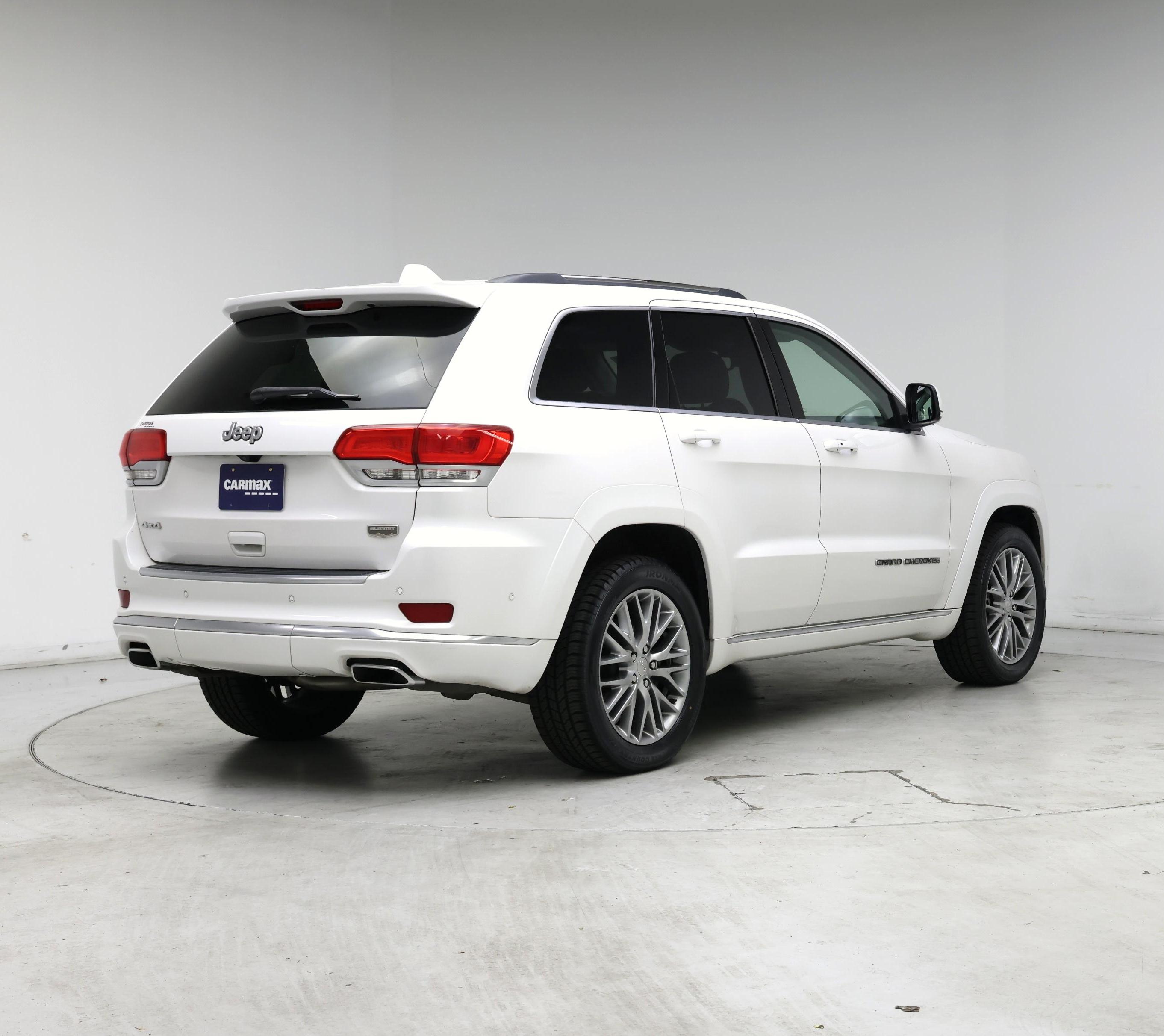 Thumbnail: 2017 Jeep Grand Cherokee - 8