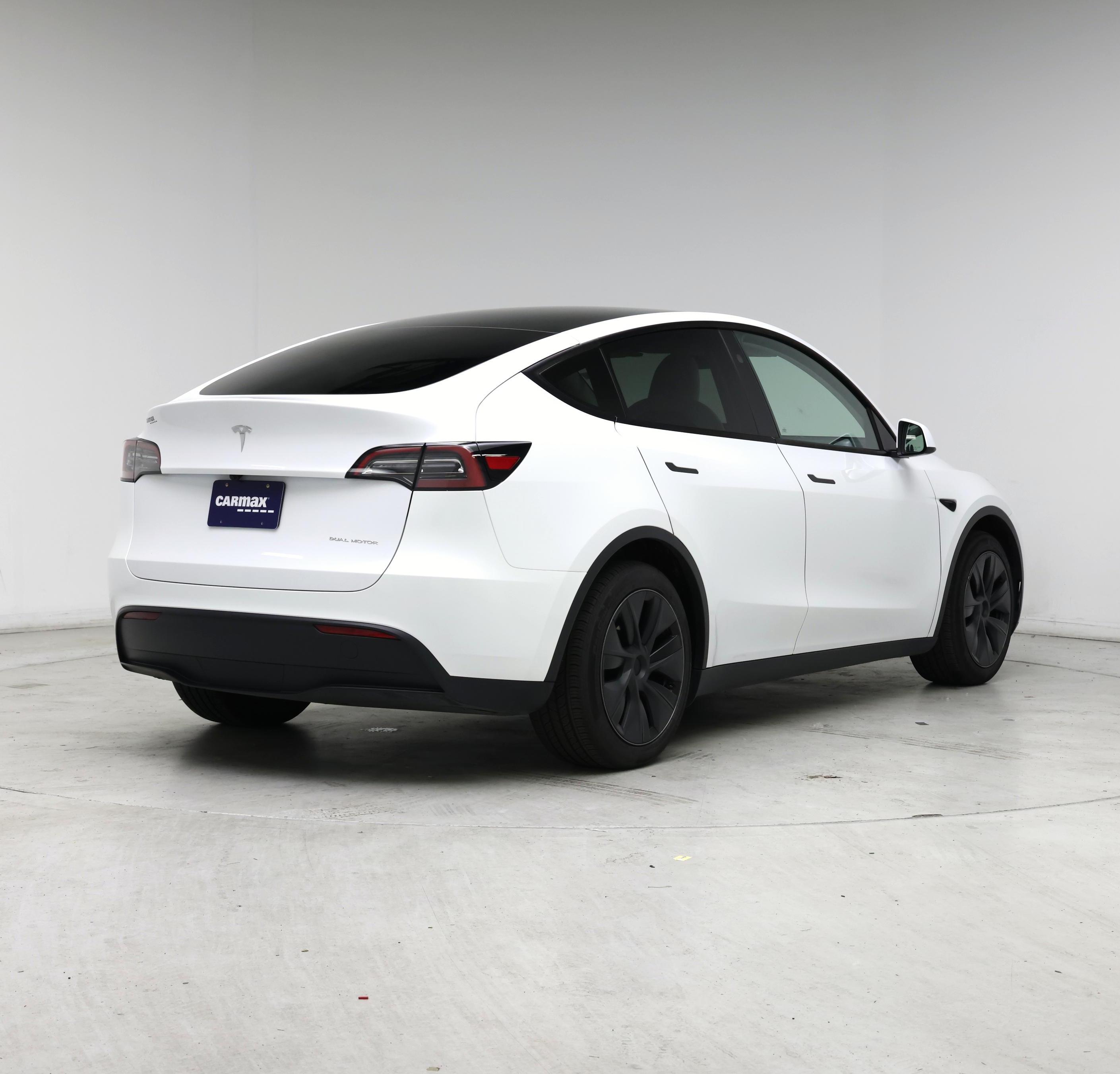 Thumbnail: 2024 Tesla Model Y - 8