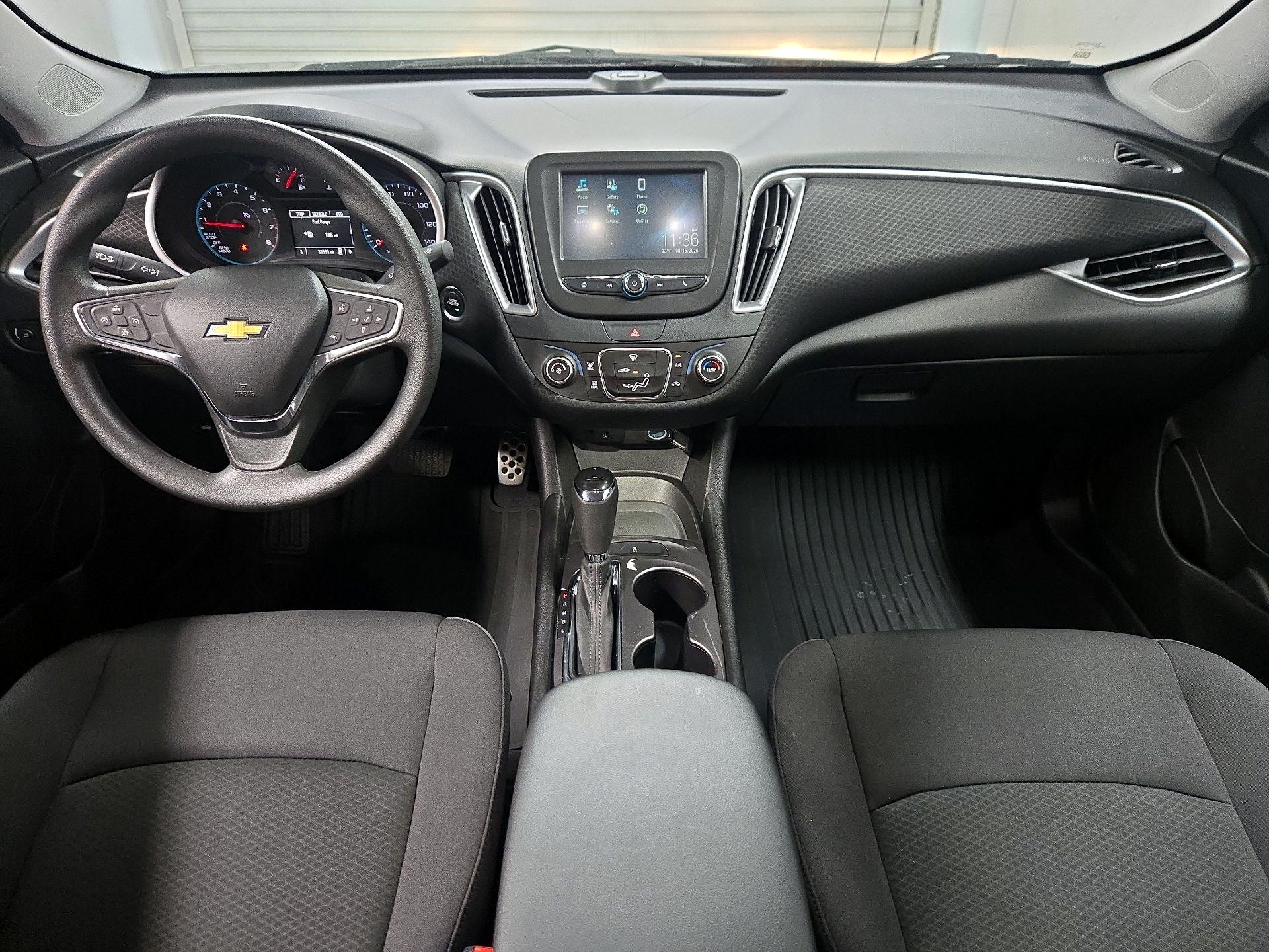 Thumbnail: 2017 Chevrolet Malibu - 9