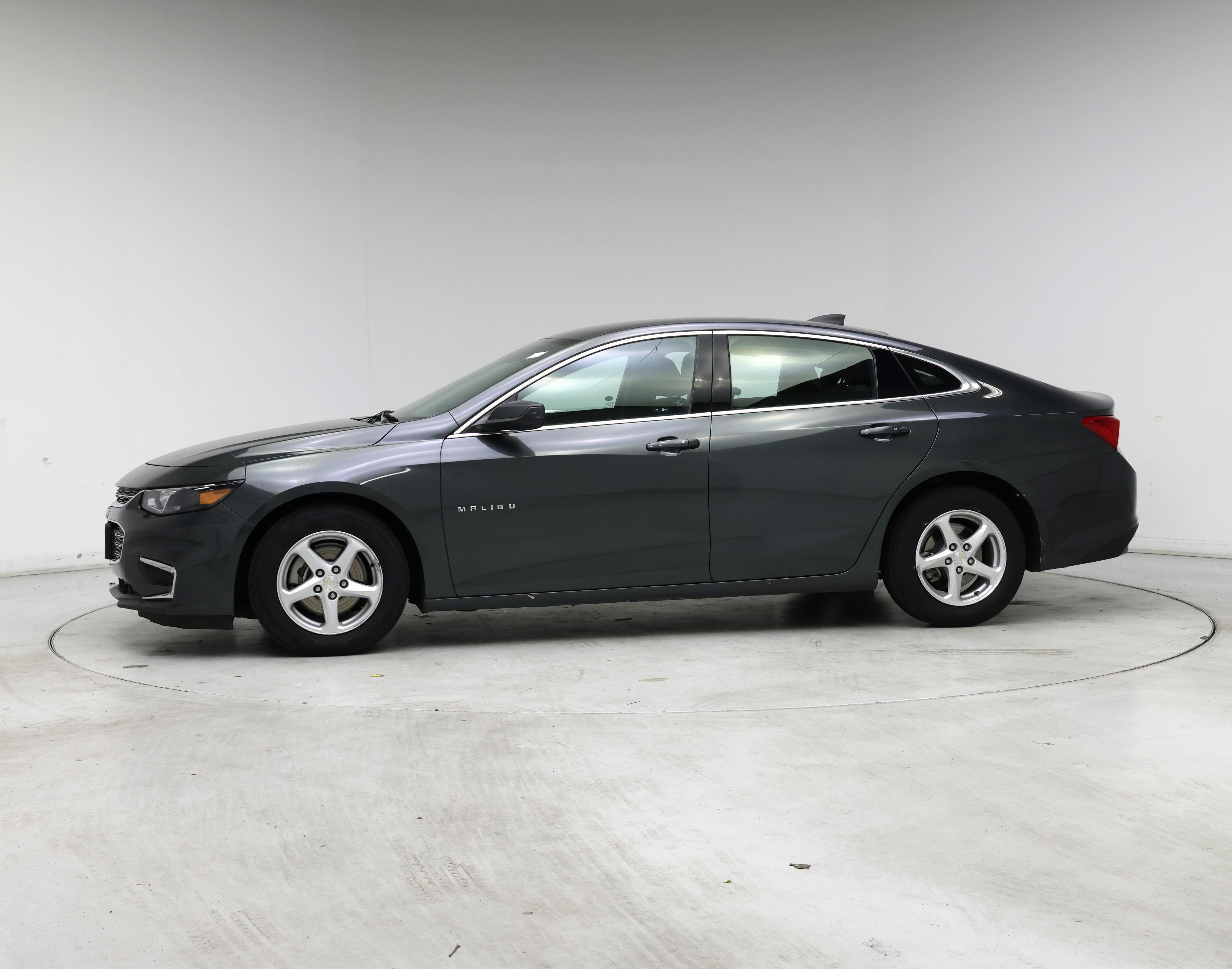 Thumbnail: 2017 Chevrolet Malibu - 3