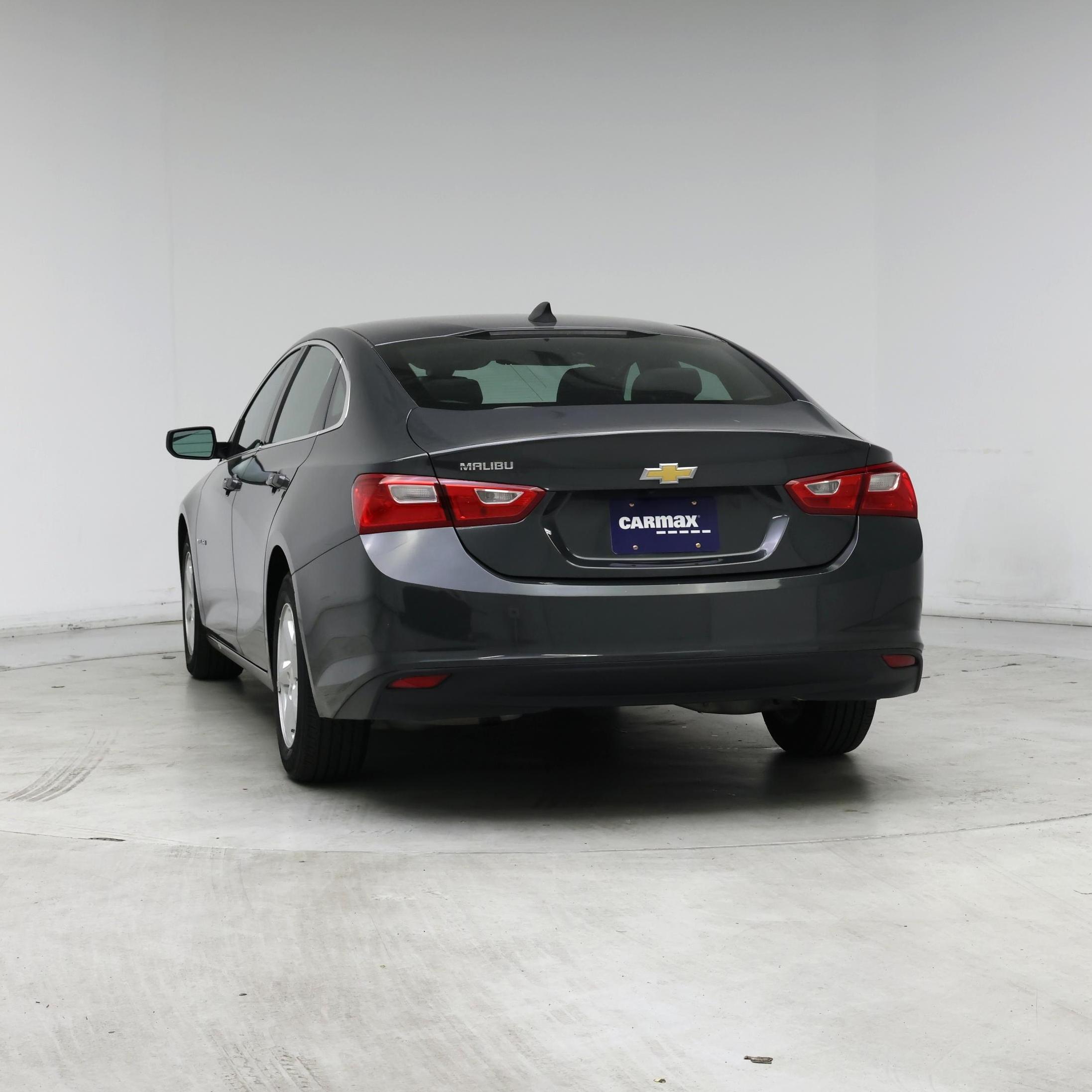 Thumbnail: 2017 Chevrolet Malibu - 6