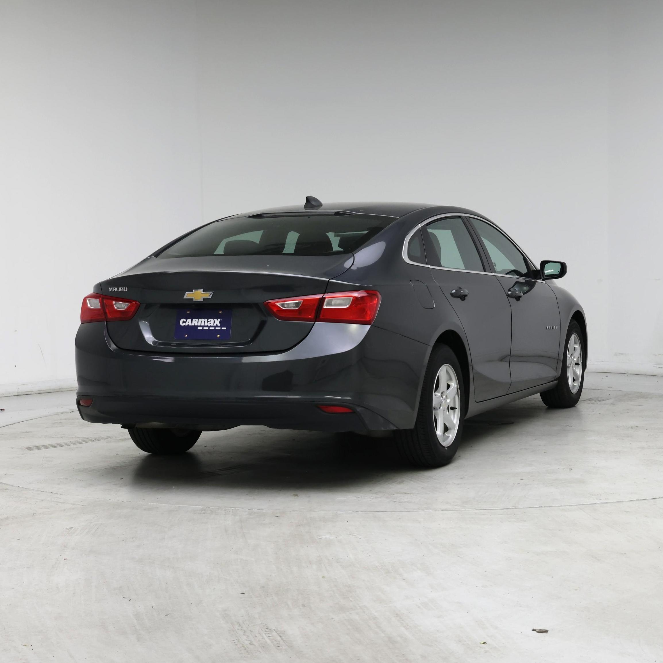 Thumbnail: 2017 Chevrolet Malibu - 8
