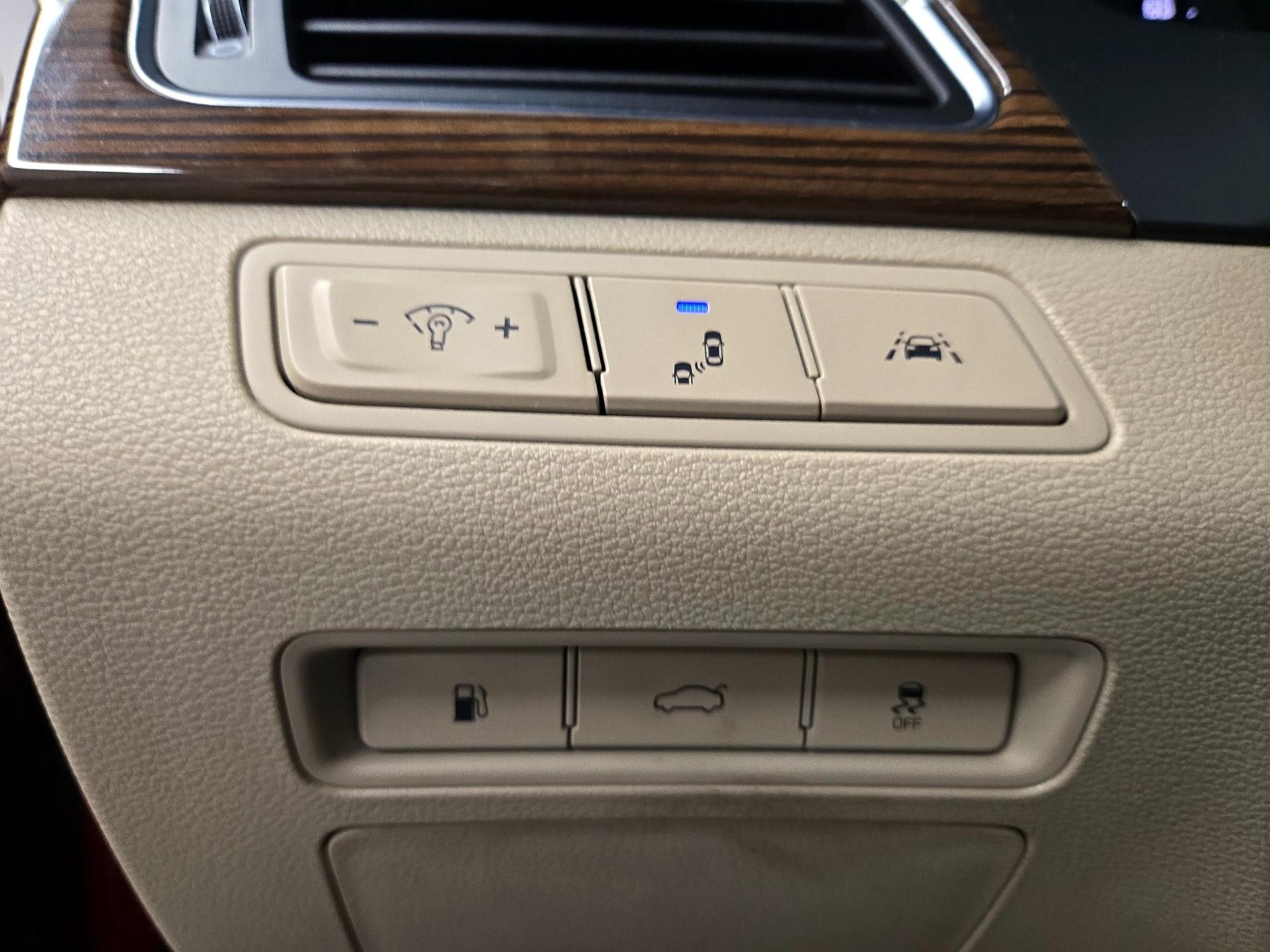 Thumbnail: 2016 Hyundai Sonata - 13