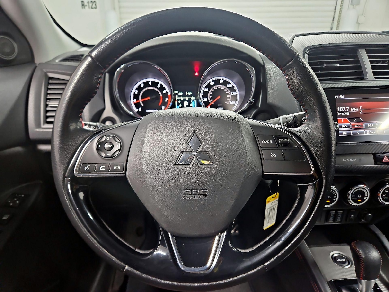 2019 Mitsubishi Outlander Sport LE - Photo 11