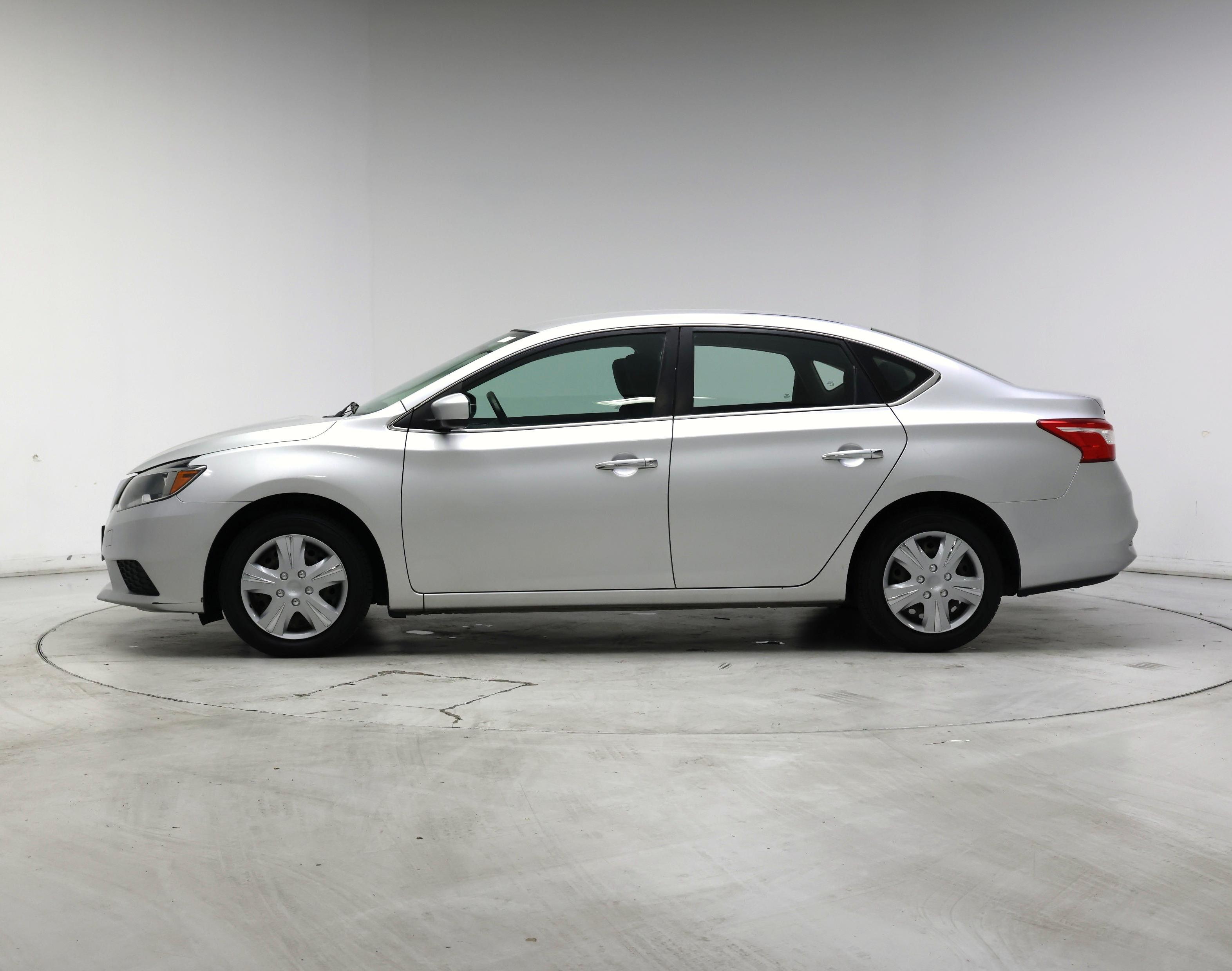 Thumbnail: 2018 Nissan Sentra - 3