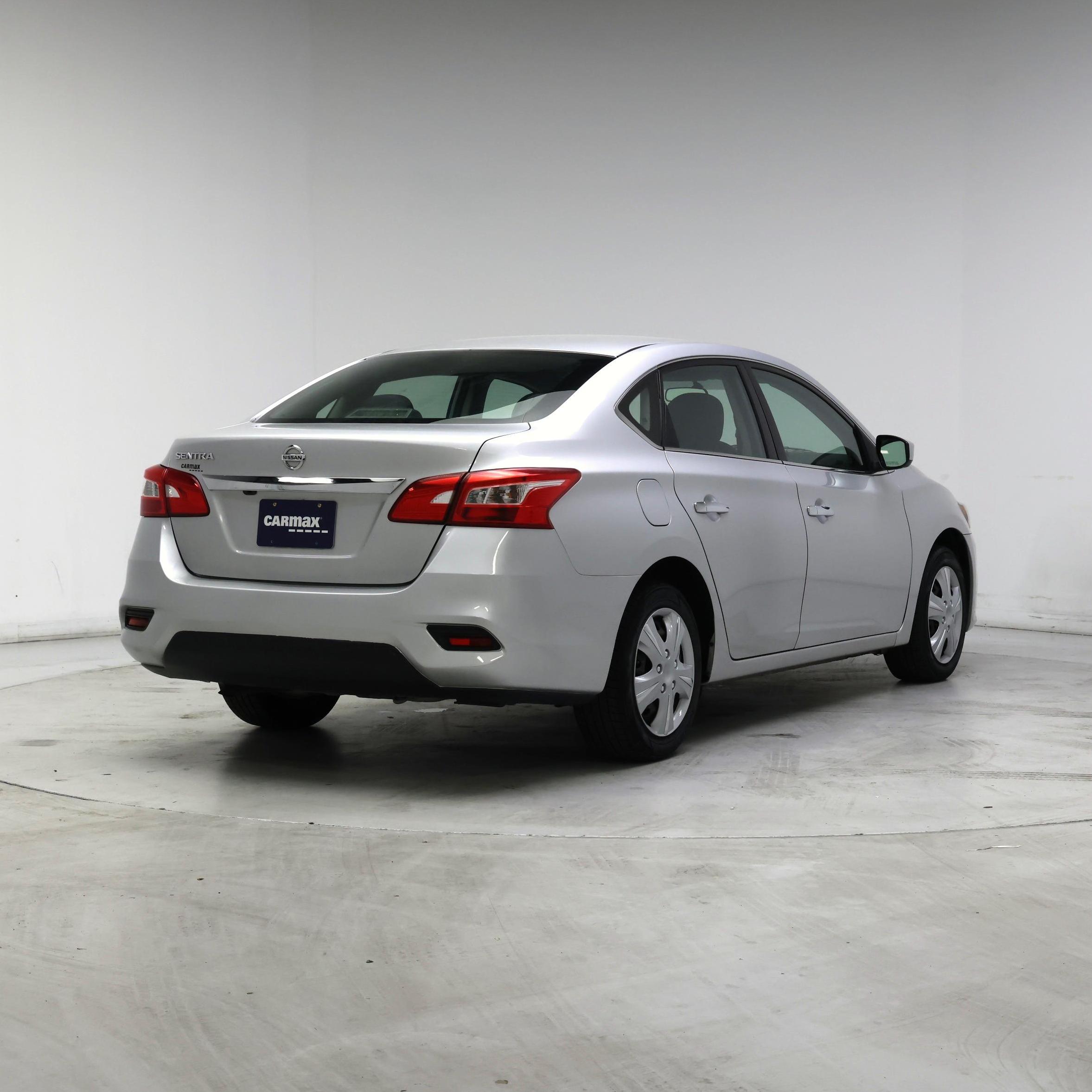 Thumbnail: 2018 Nissan Sentra - 8