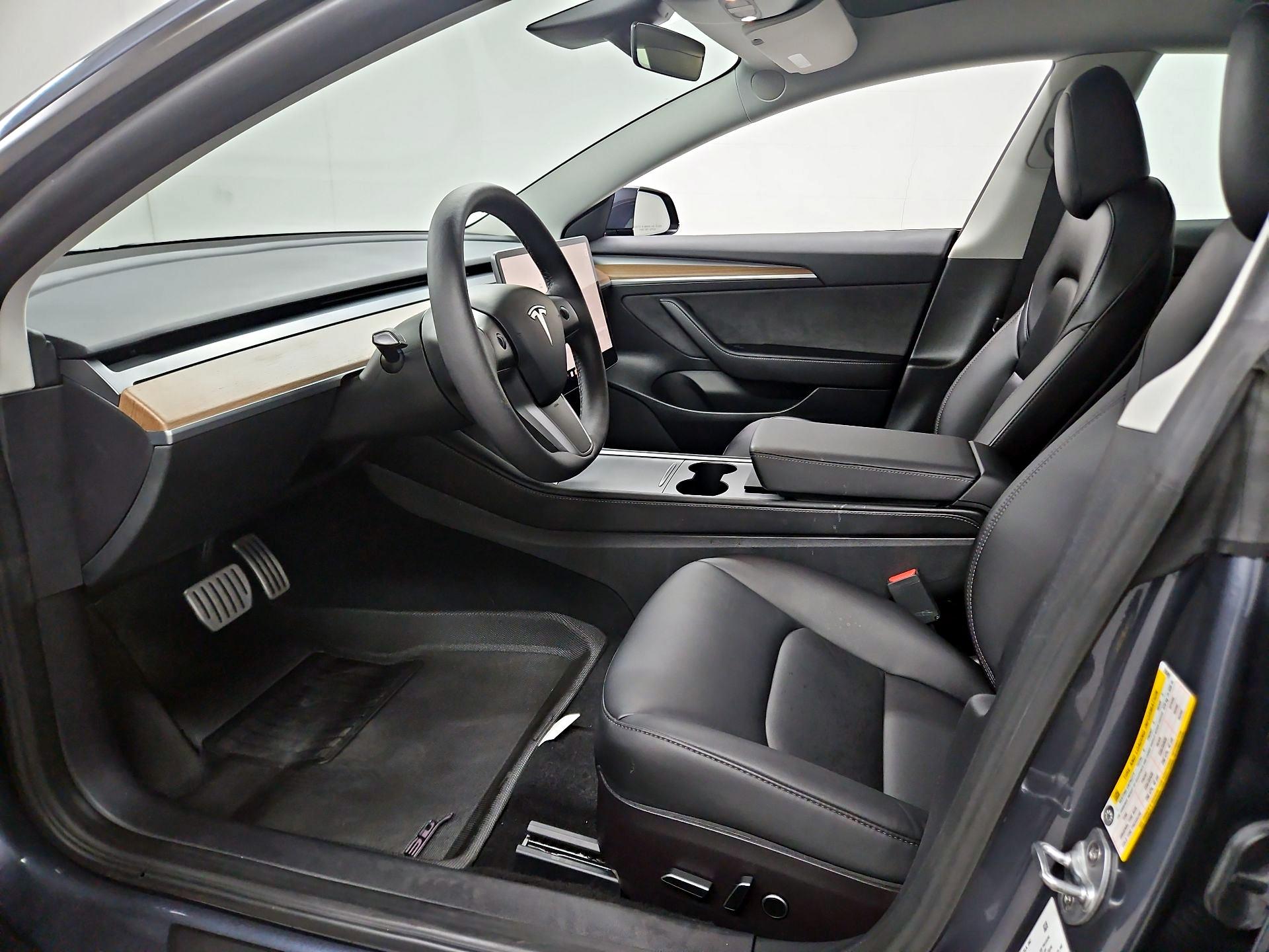 Thumbnail: 2022 Tesla Model 3 - 11