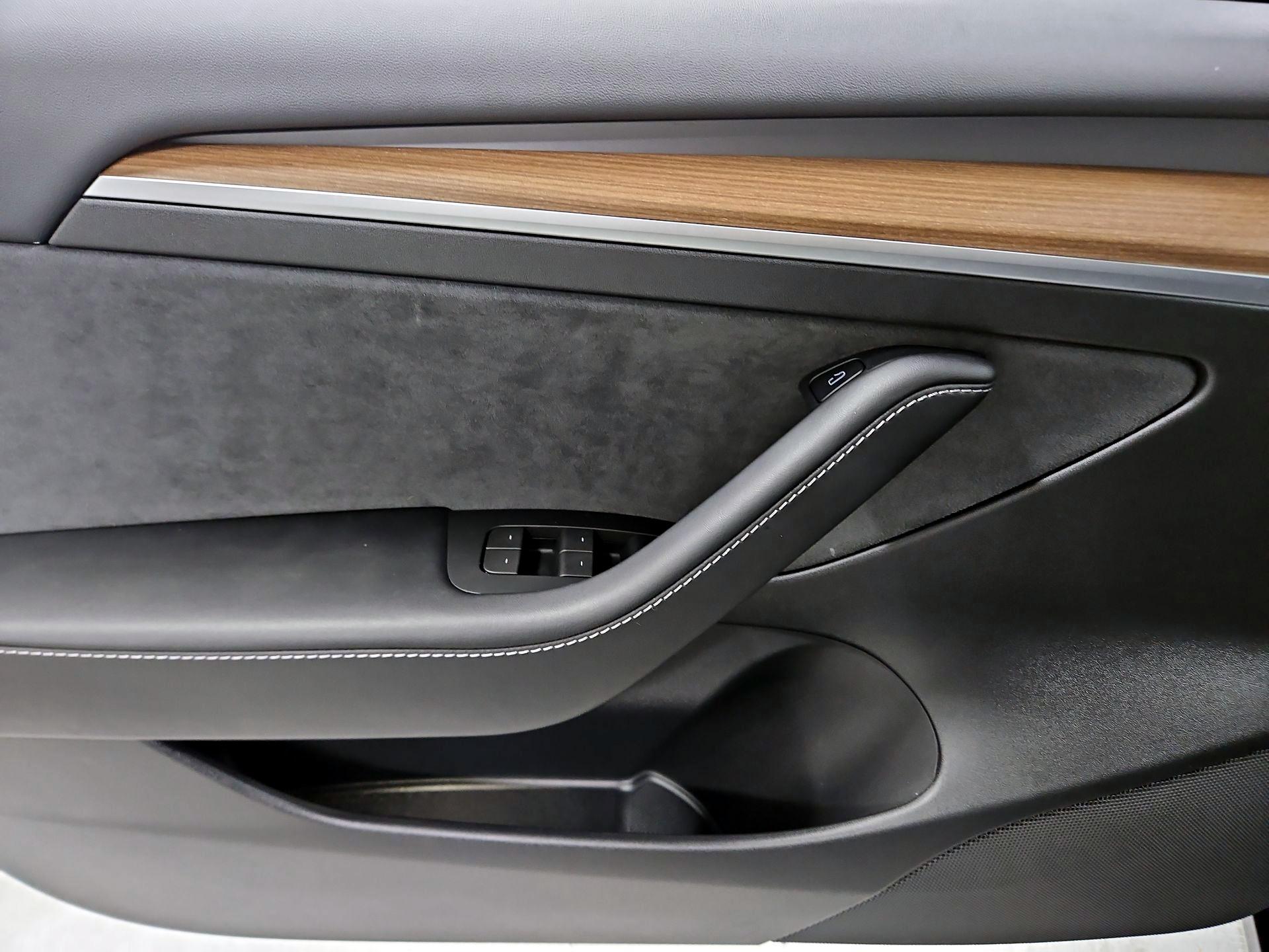 Thumbnail: 2022 Tesla Model 3 - 12