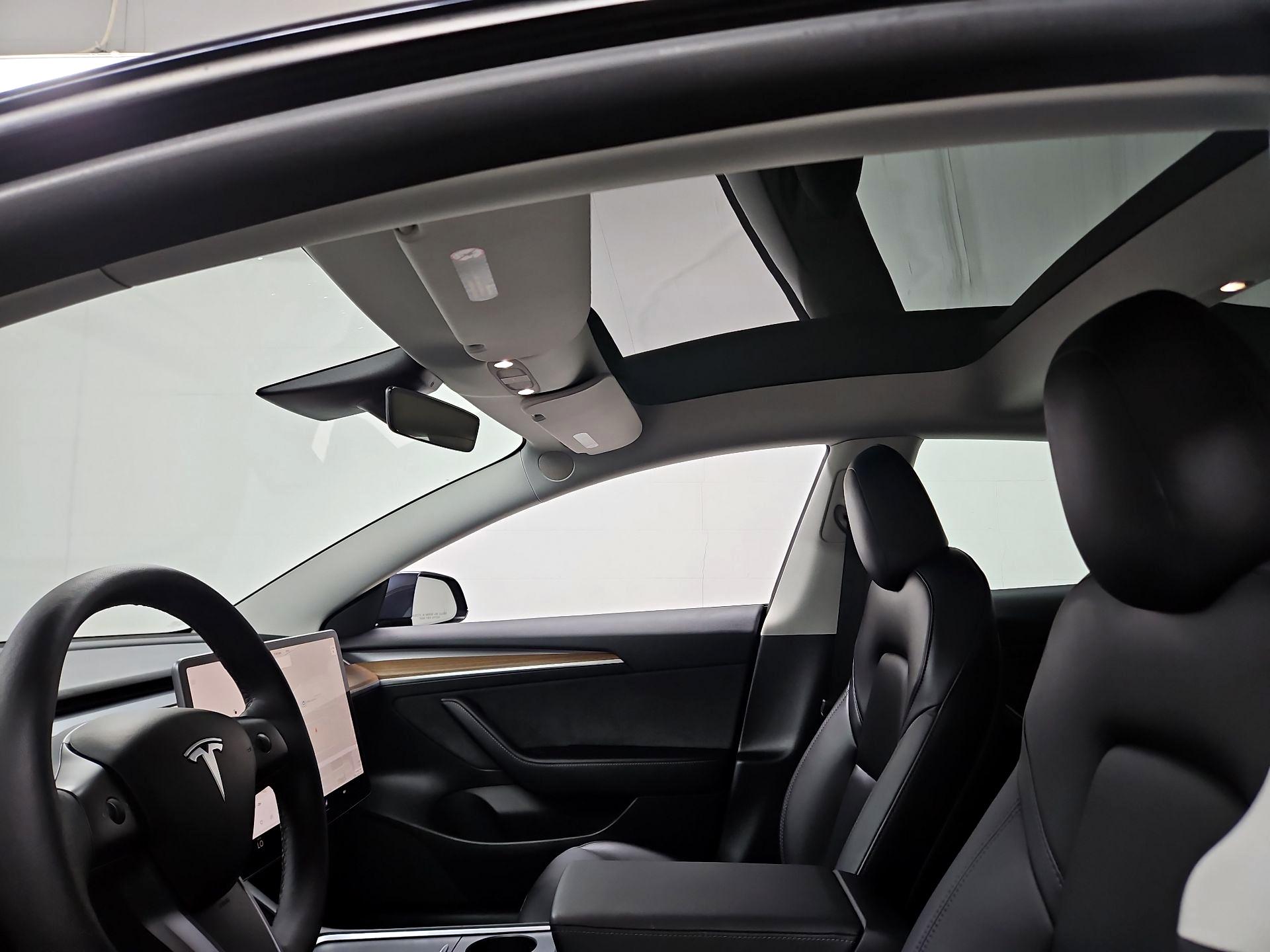 Thumbnail: 2022 Tesla Model 3 - 19
