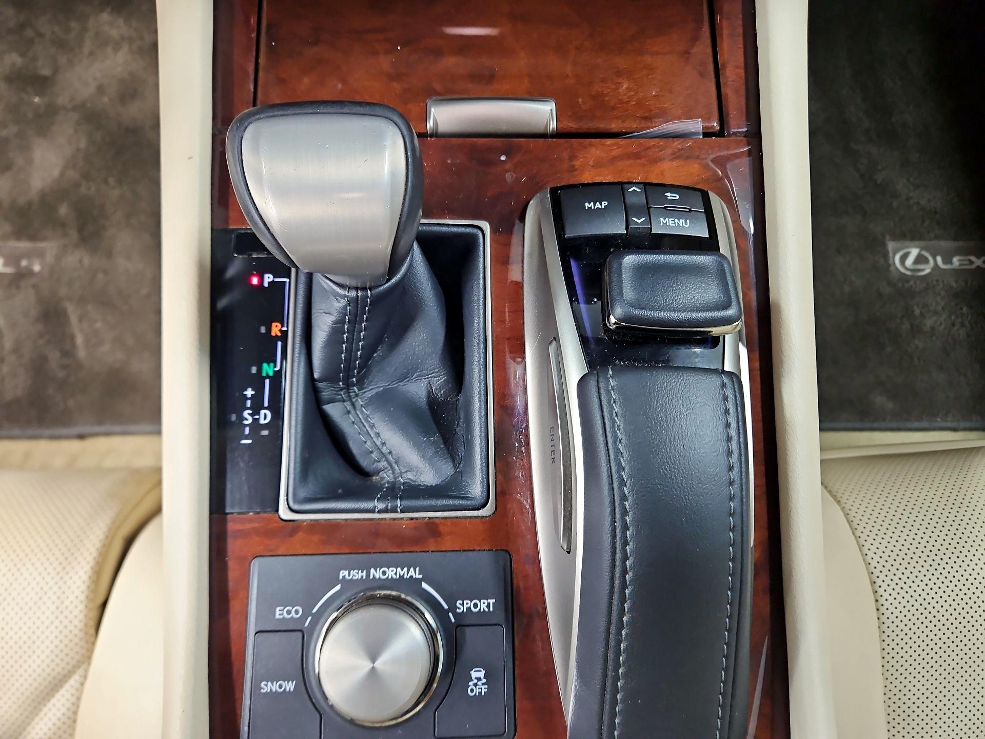 Thumbnail: 2017 Lexus LS - 18