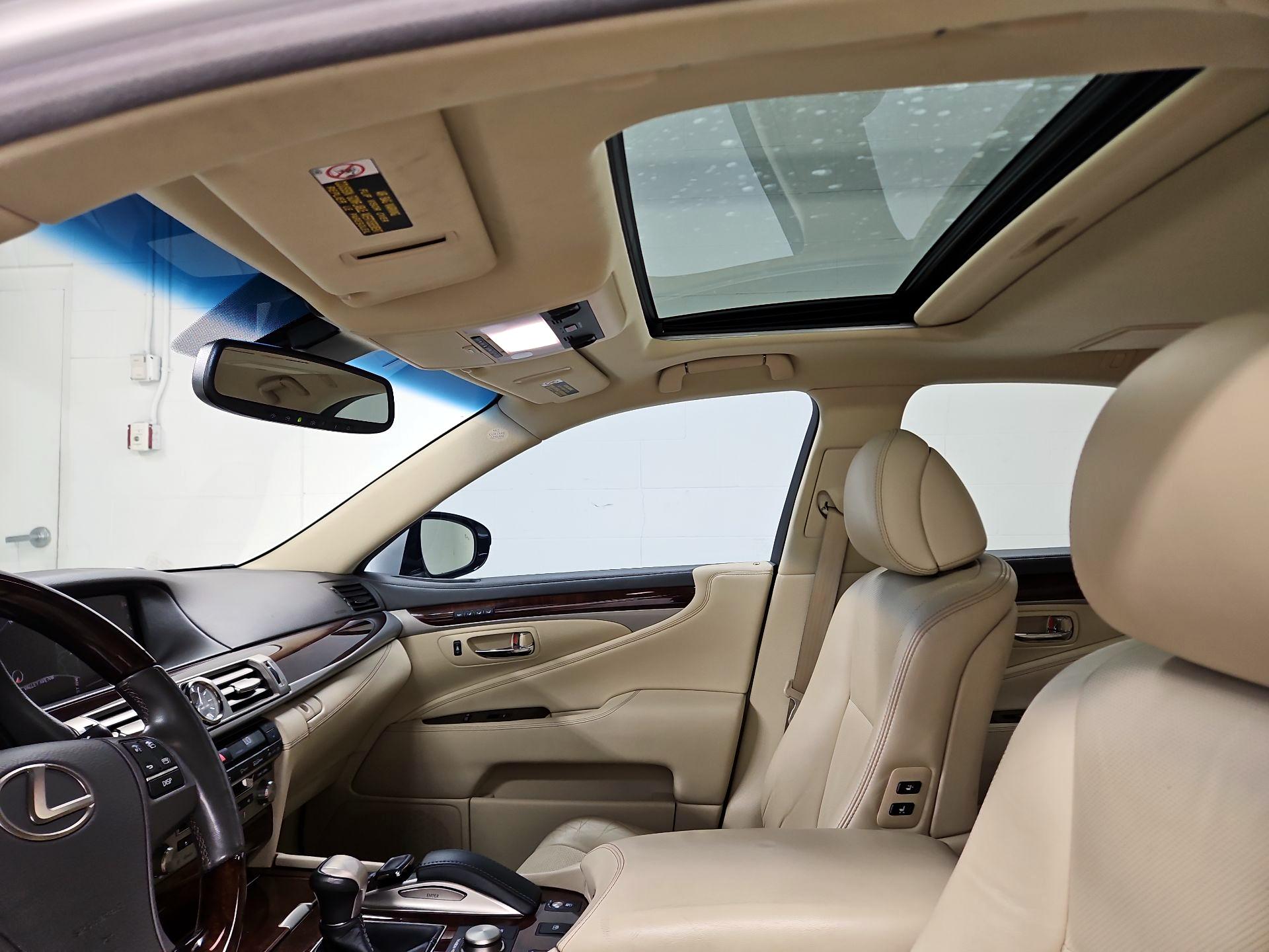 Thumbnail: 2017 Lexus LS - 20