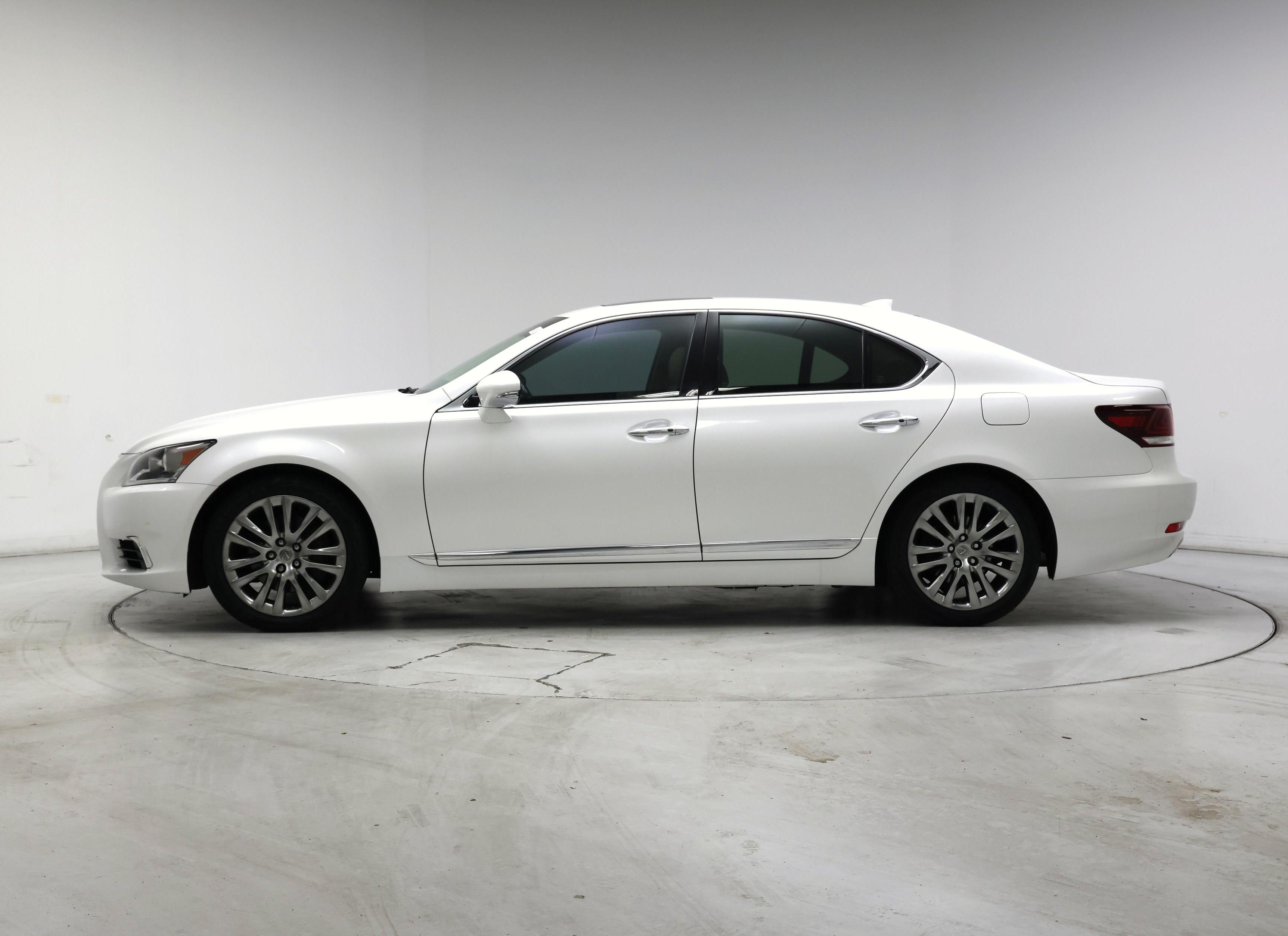 Thumbnail: 2017 Lexus LS - 3