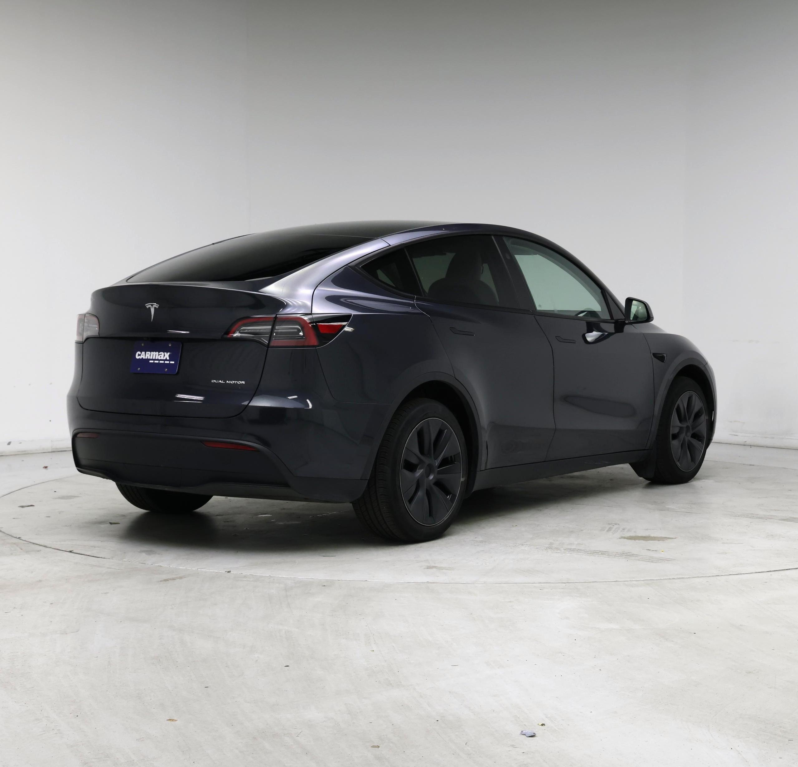 Thumbnail: 2025 Tesla Model Y - 8