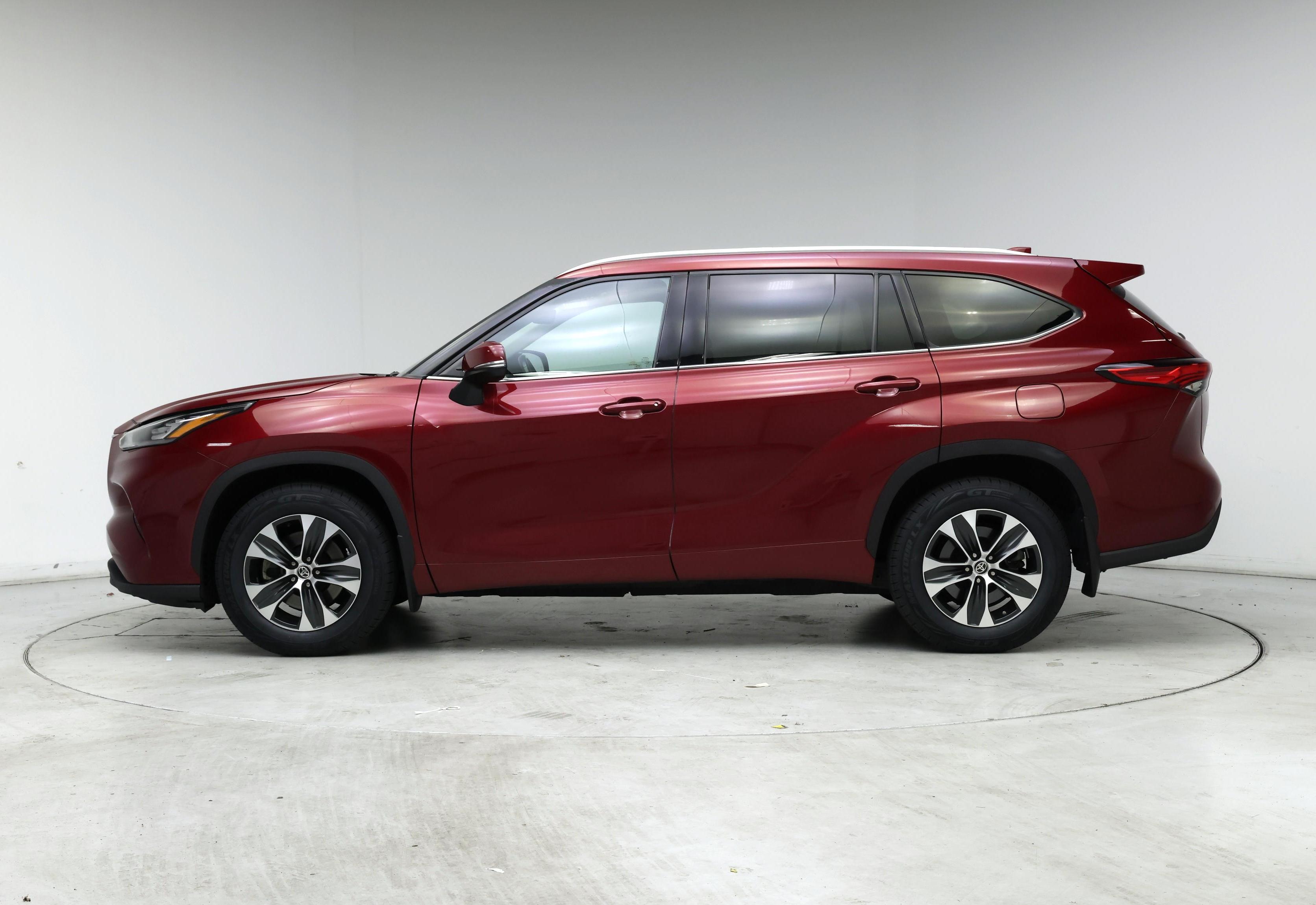 Thumbnail: 2020 Toyota Highlander - 3