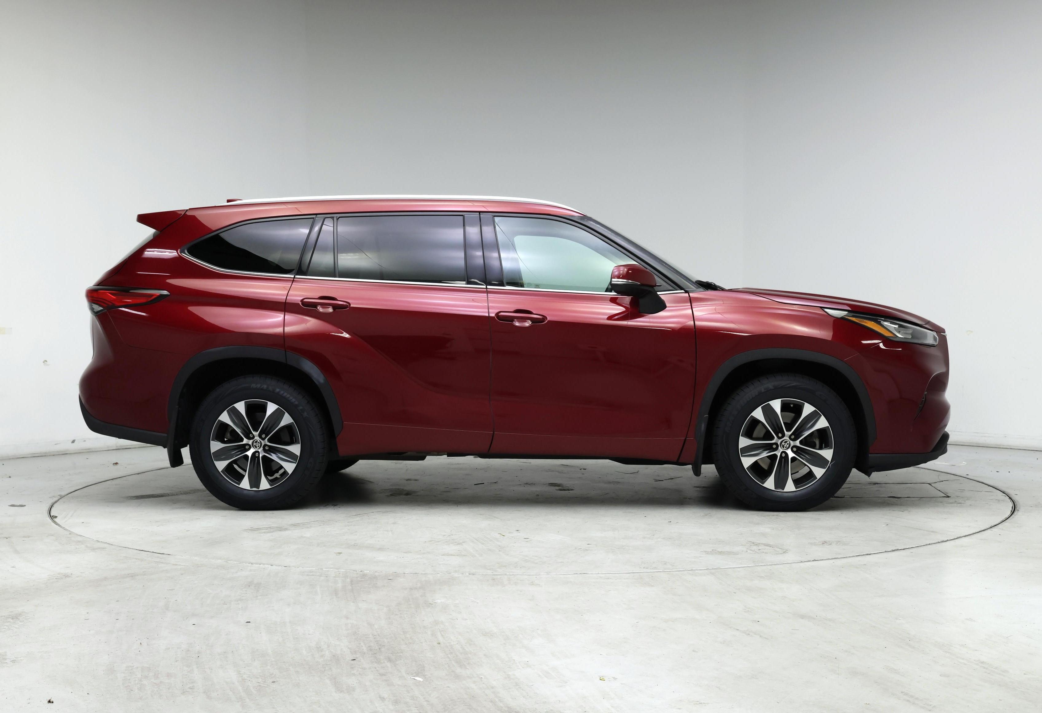 Thumbnail: 2020 Toyota Highlander - 7