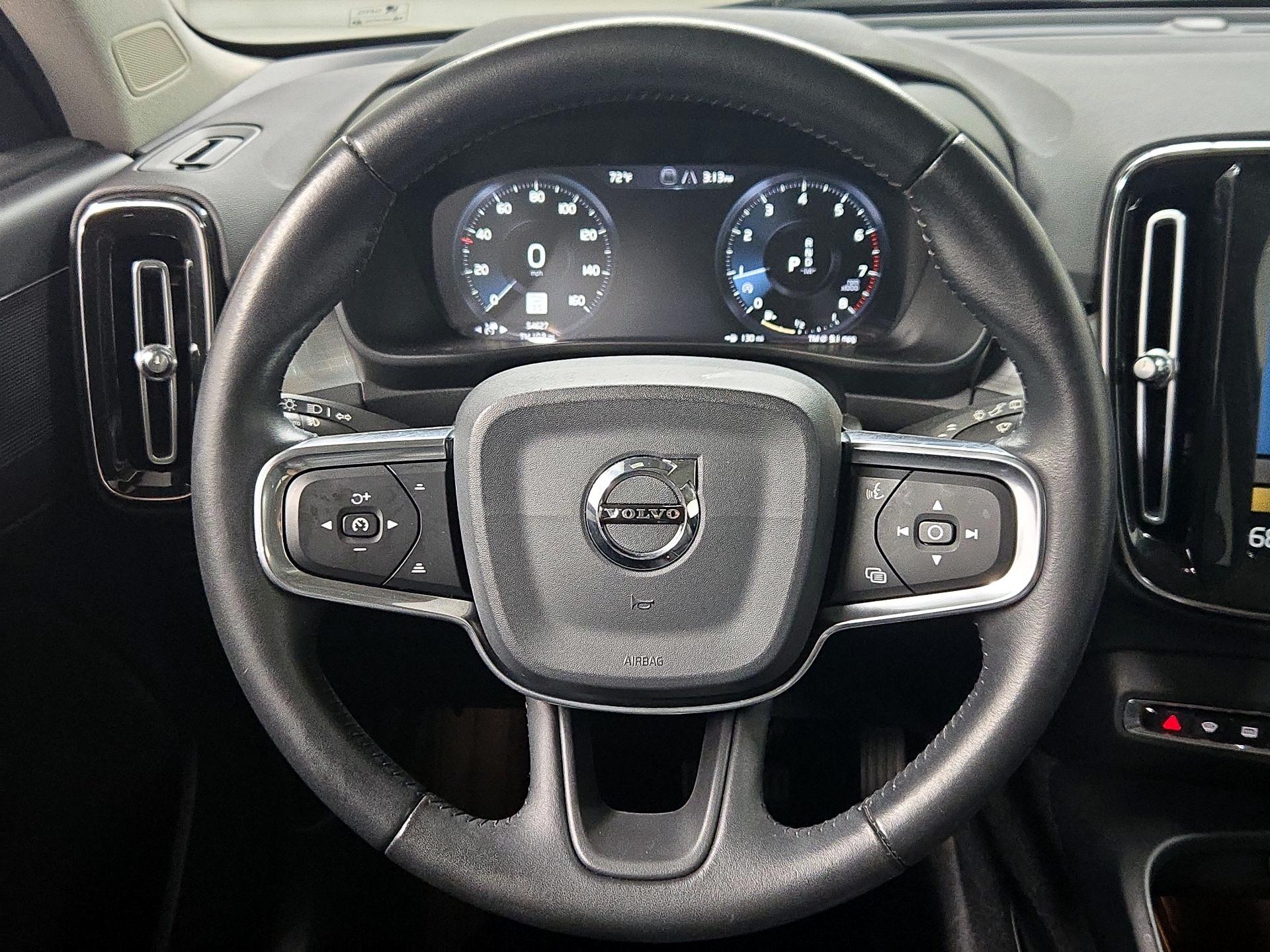 Thumbnail: 2019 Volvo XC40 - 10