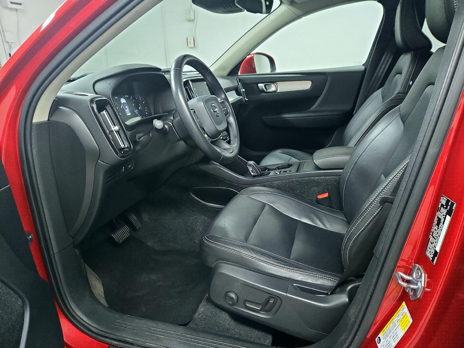 Thumbnail: 2019 Volvo XC40 - 11