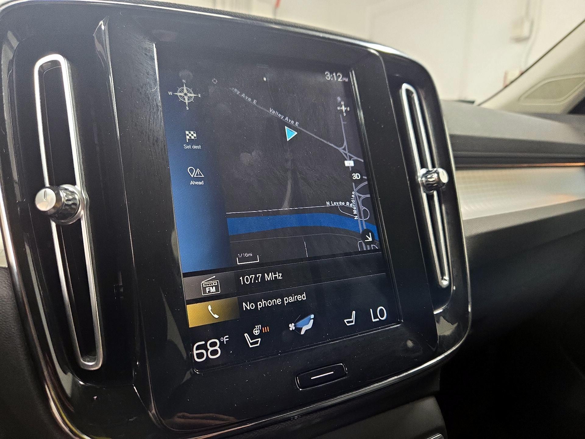 Thumbnail: 2019 Volvo XC40 - 14