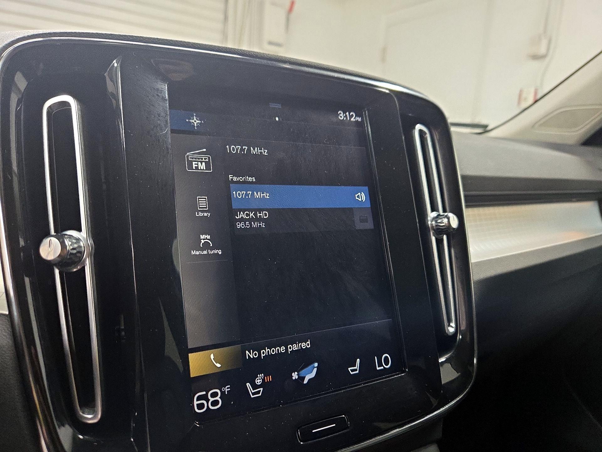Thumbnail: 2019 Volvo XC40 - 16