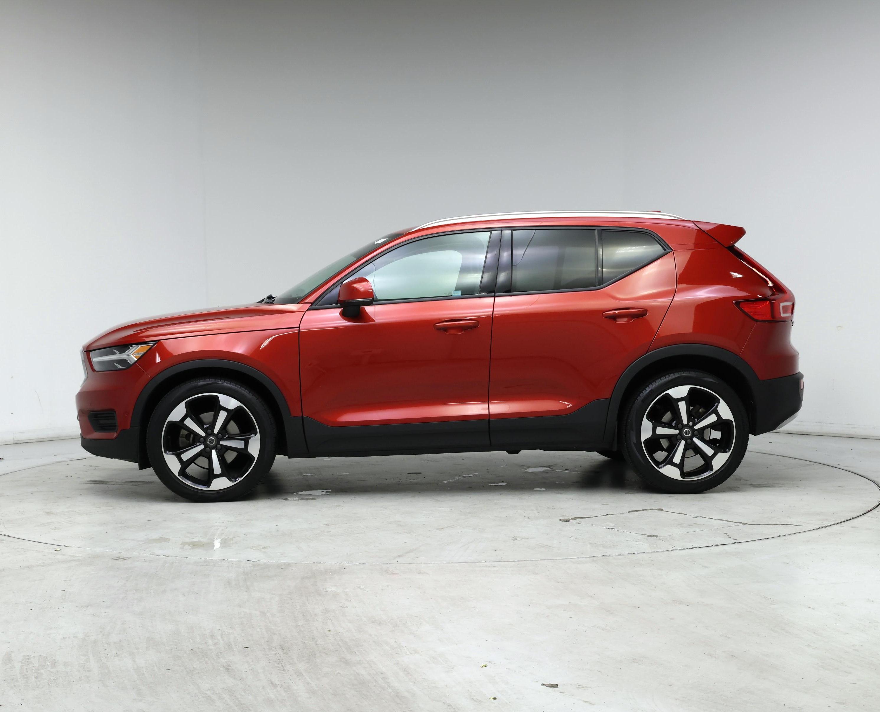 Thumbnail: 2019 Volvo XC40 - 3