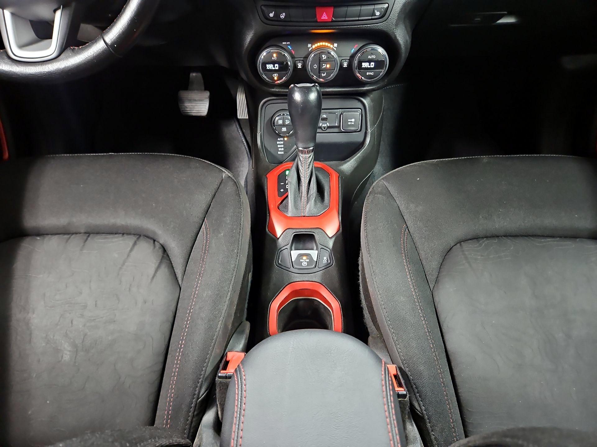 Thumbnail: 2017 Jeep Renegade - 18