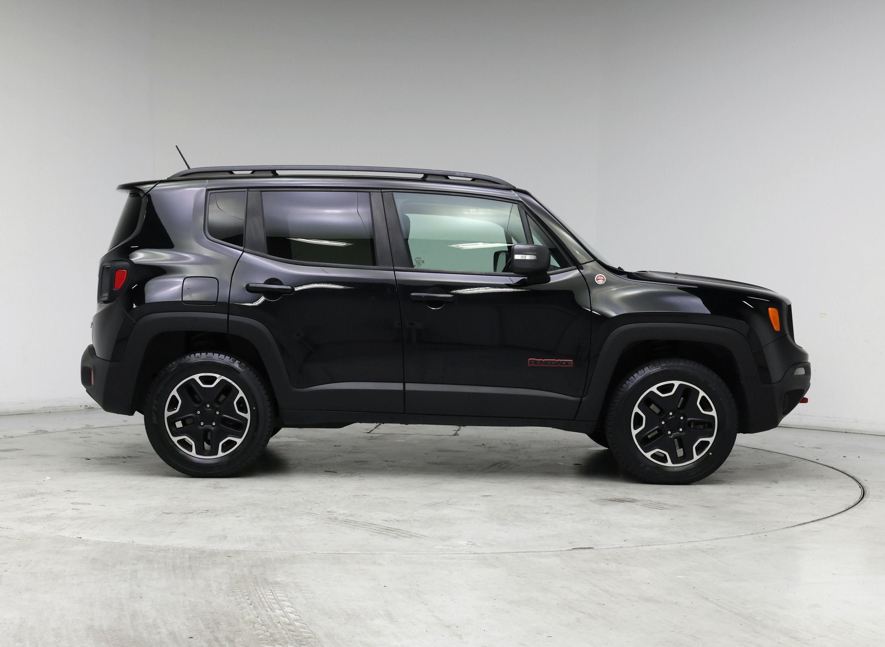Thumbnail: 2017 Jeep Renegade - 7