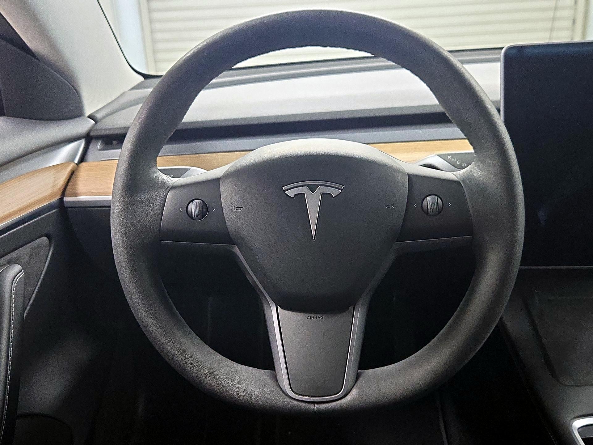 Thumbnail: 2021 Tesla Model 3 - 10