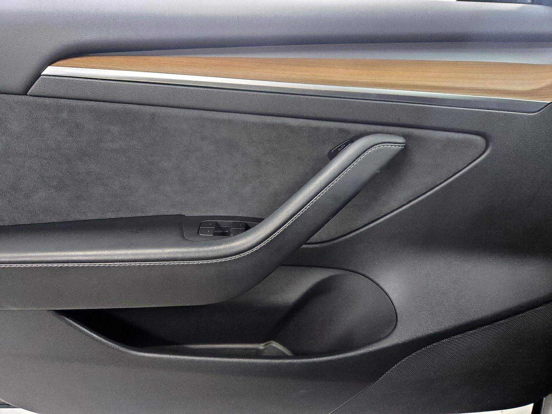 Thumbnail: 2021 Tesla Model 3 - 12