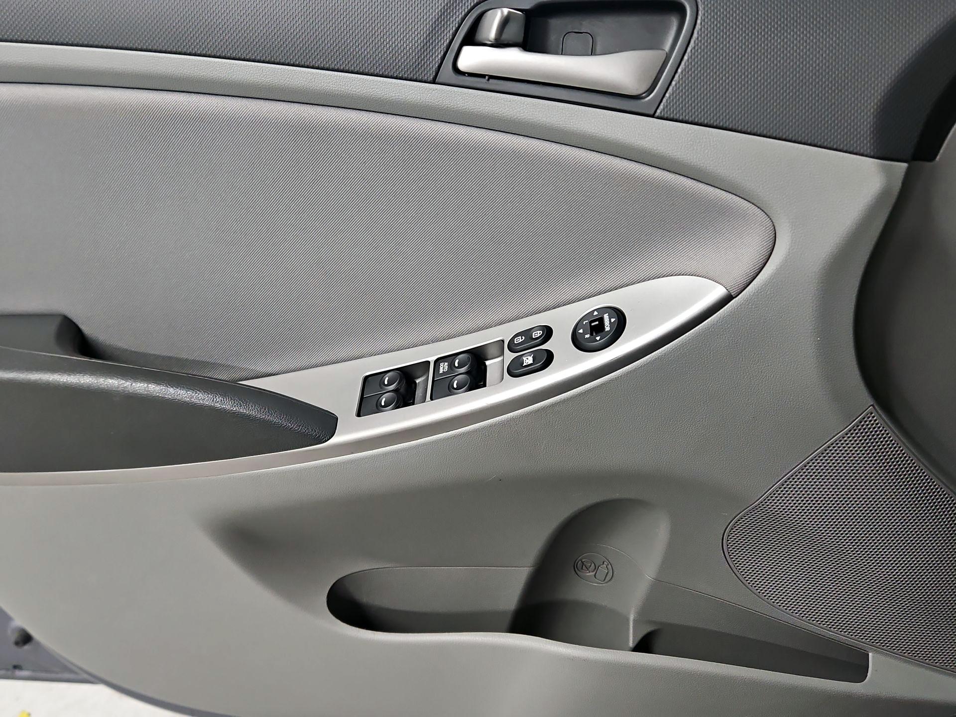 Thumbnail: 2017 Hyundai Accent - 12