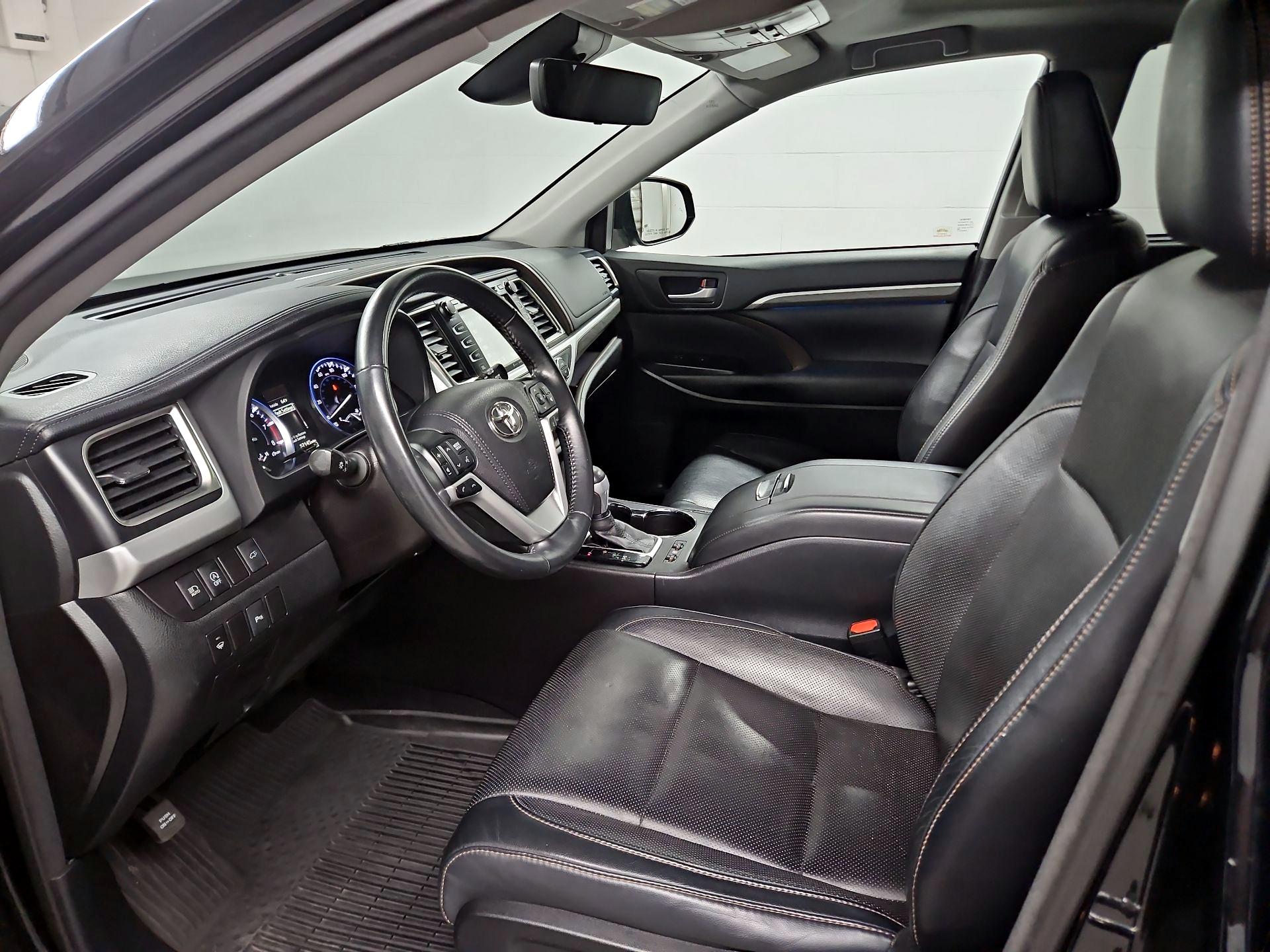Thumbnail: 2018 Toyota Highlander - 11