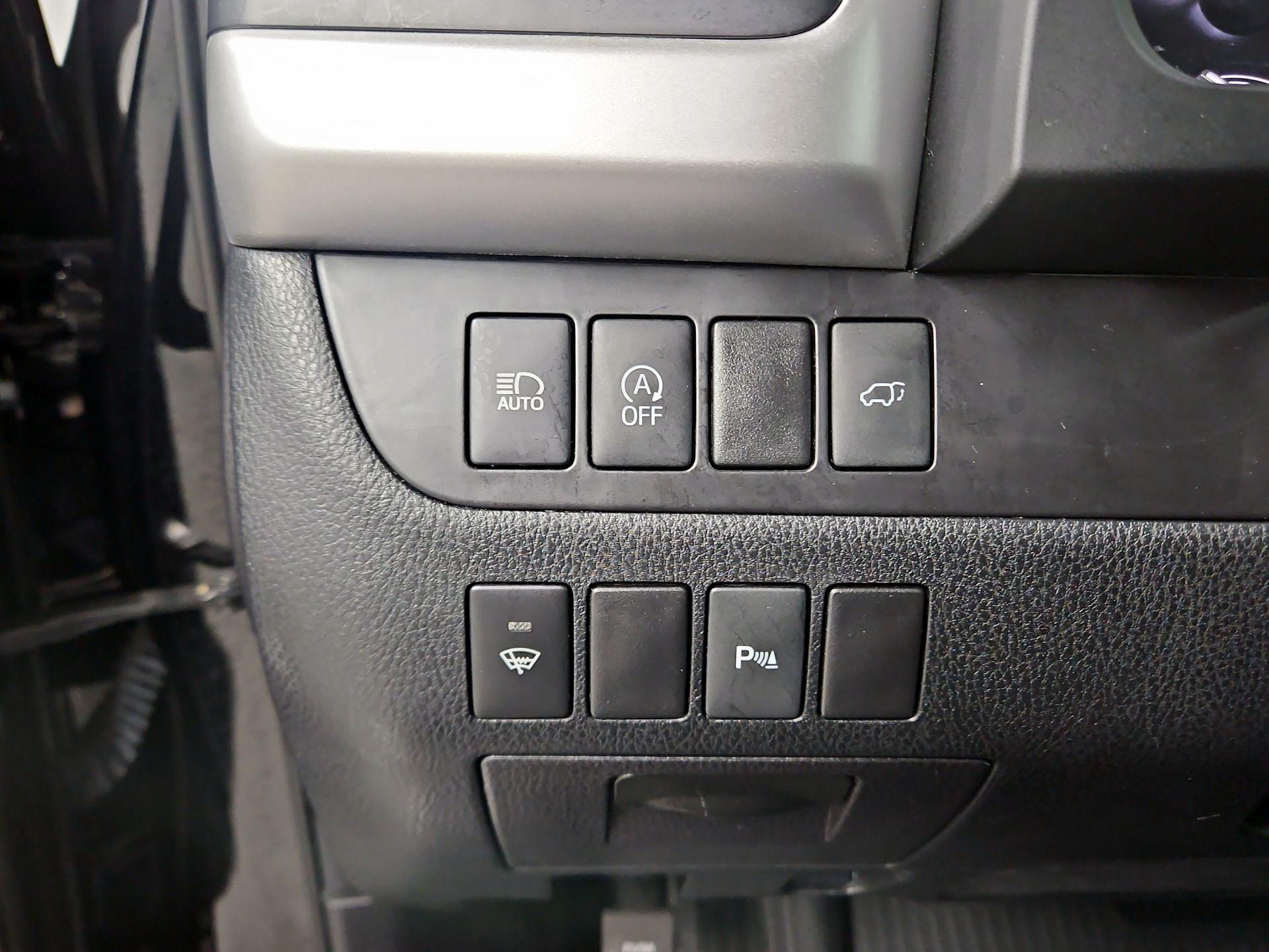 Thumbnail: 2018 Toyota Highlander - 13