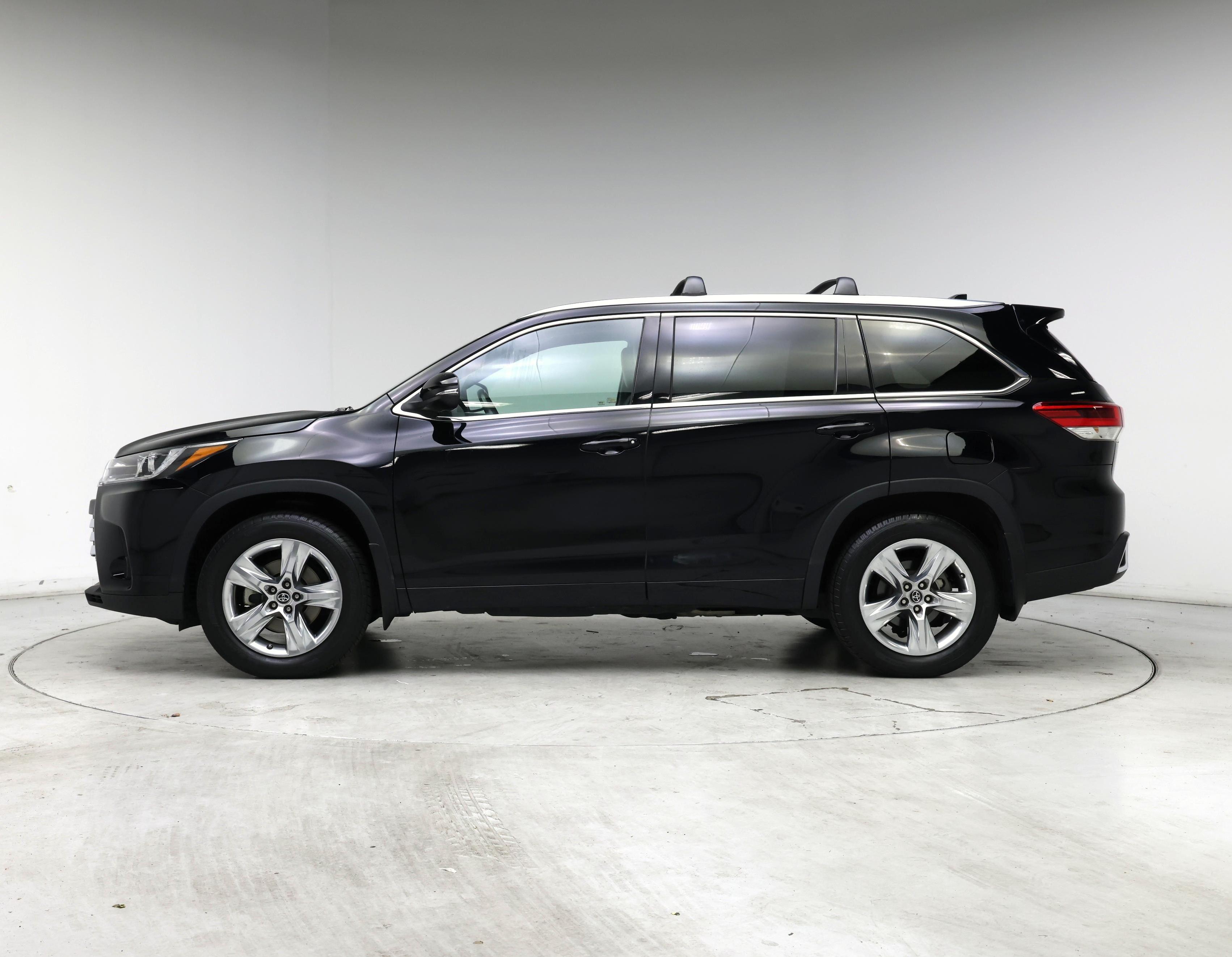 Thumbnail: 2018 Toyota Highlander - 3