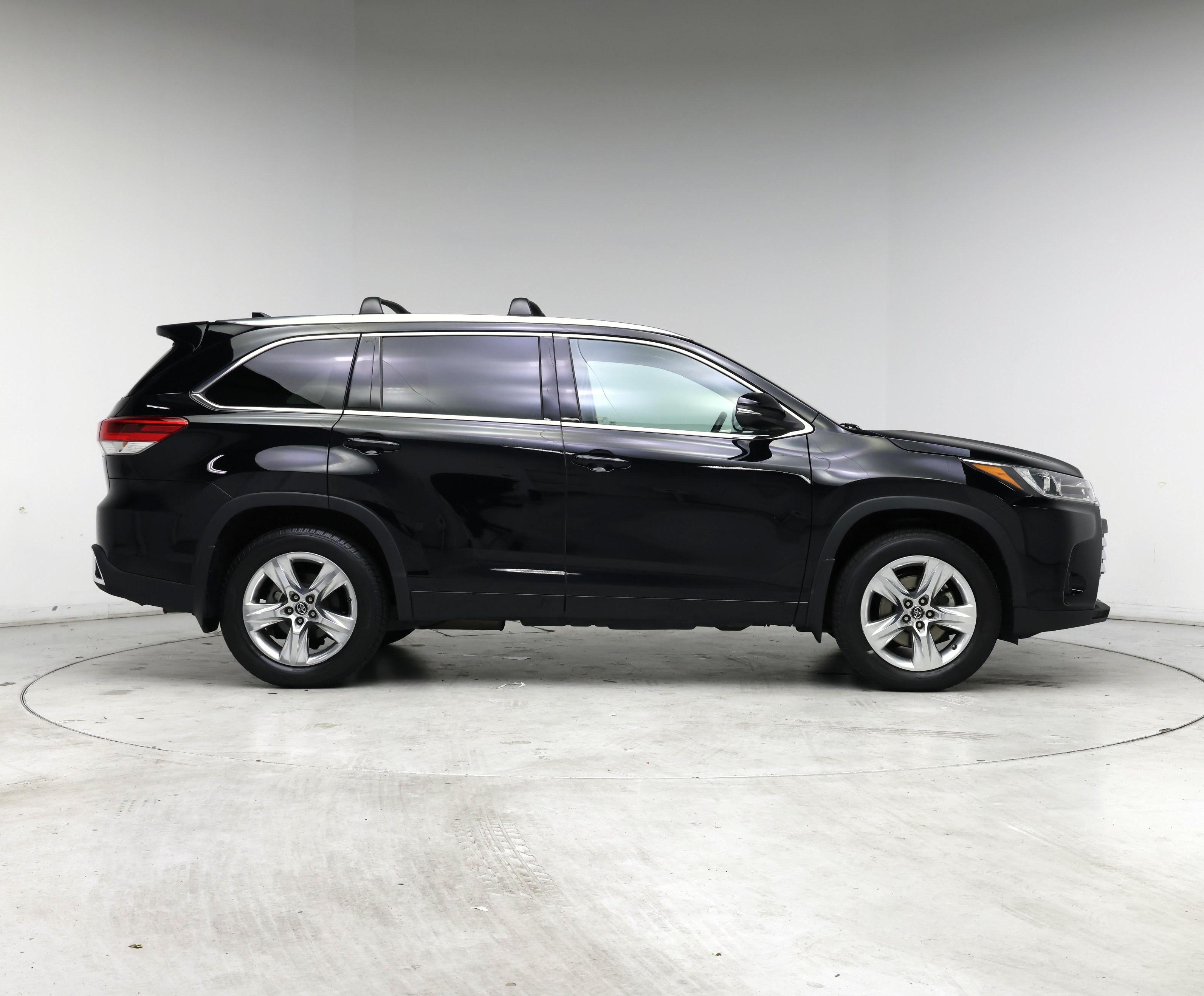 Thumbnail: 2018 Toyota Highlander - 7