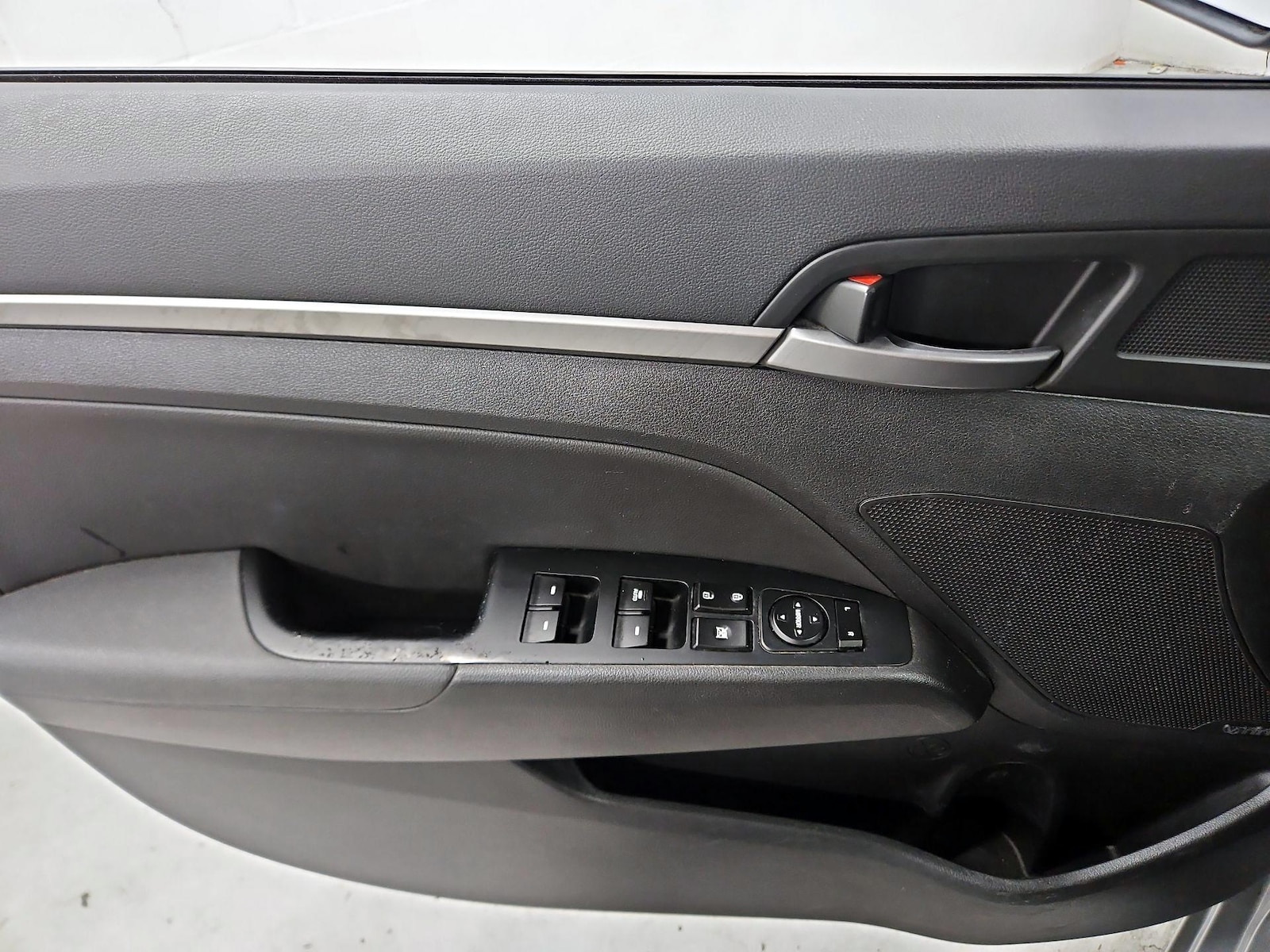 2017 Hyundai Elantra Limited - Photo 13