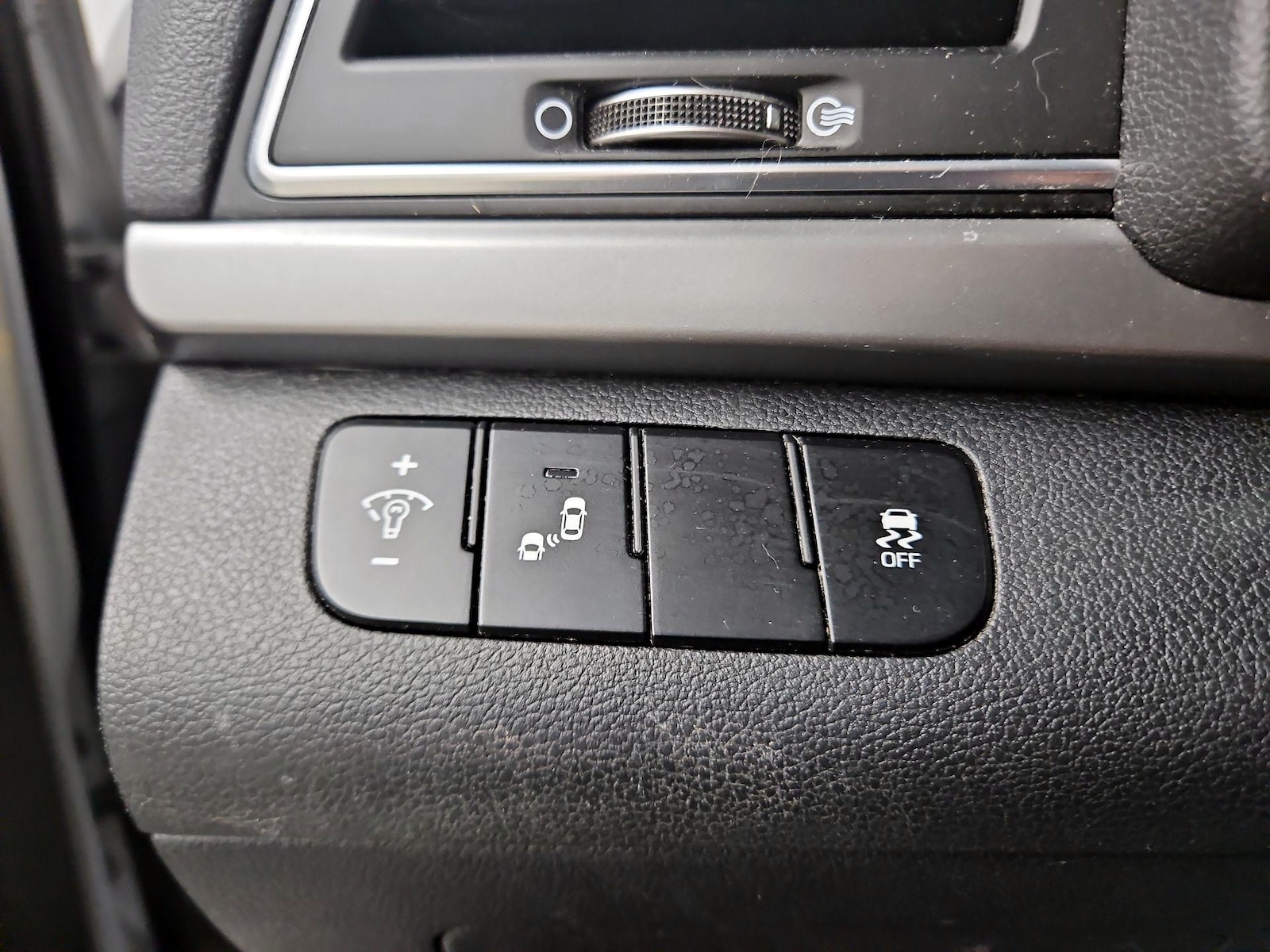 2017 Hyundai Elantra Limited - Photo 14