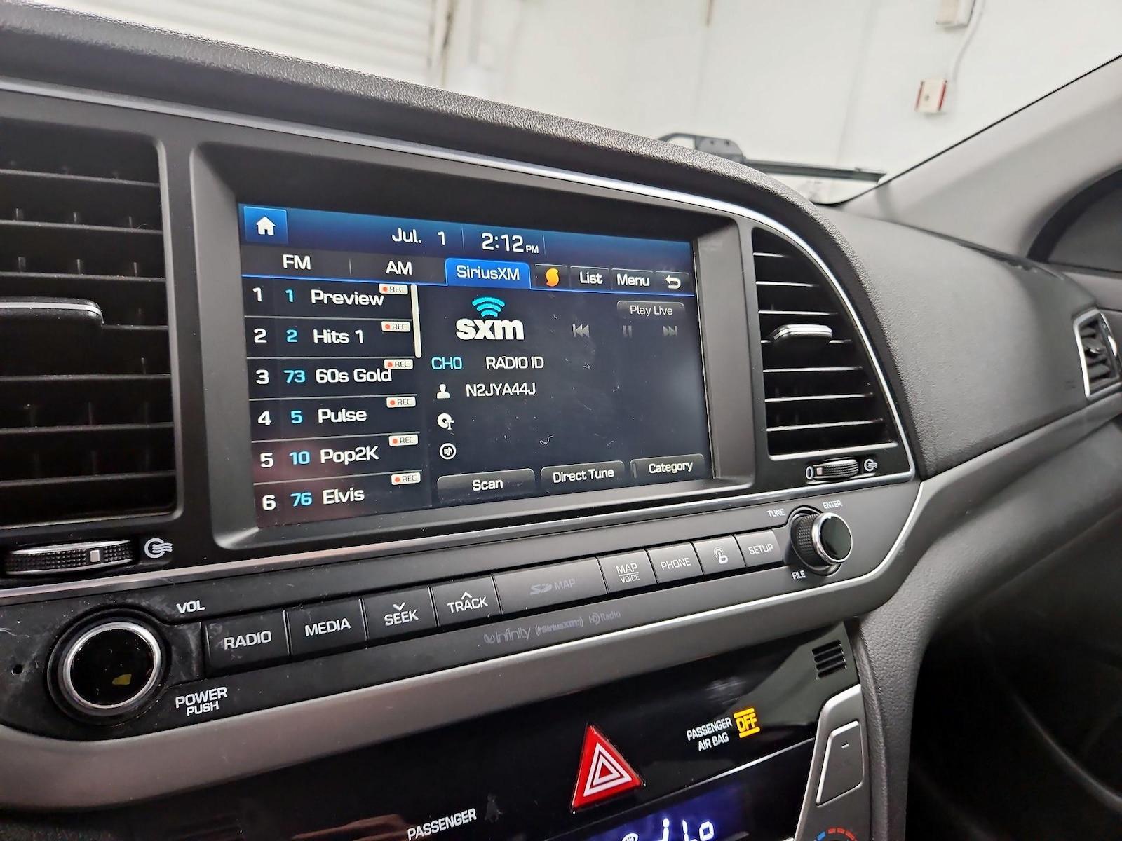 2017 Hyundai Elantra Limited - Photo 17