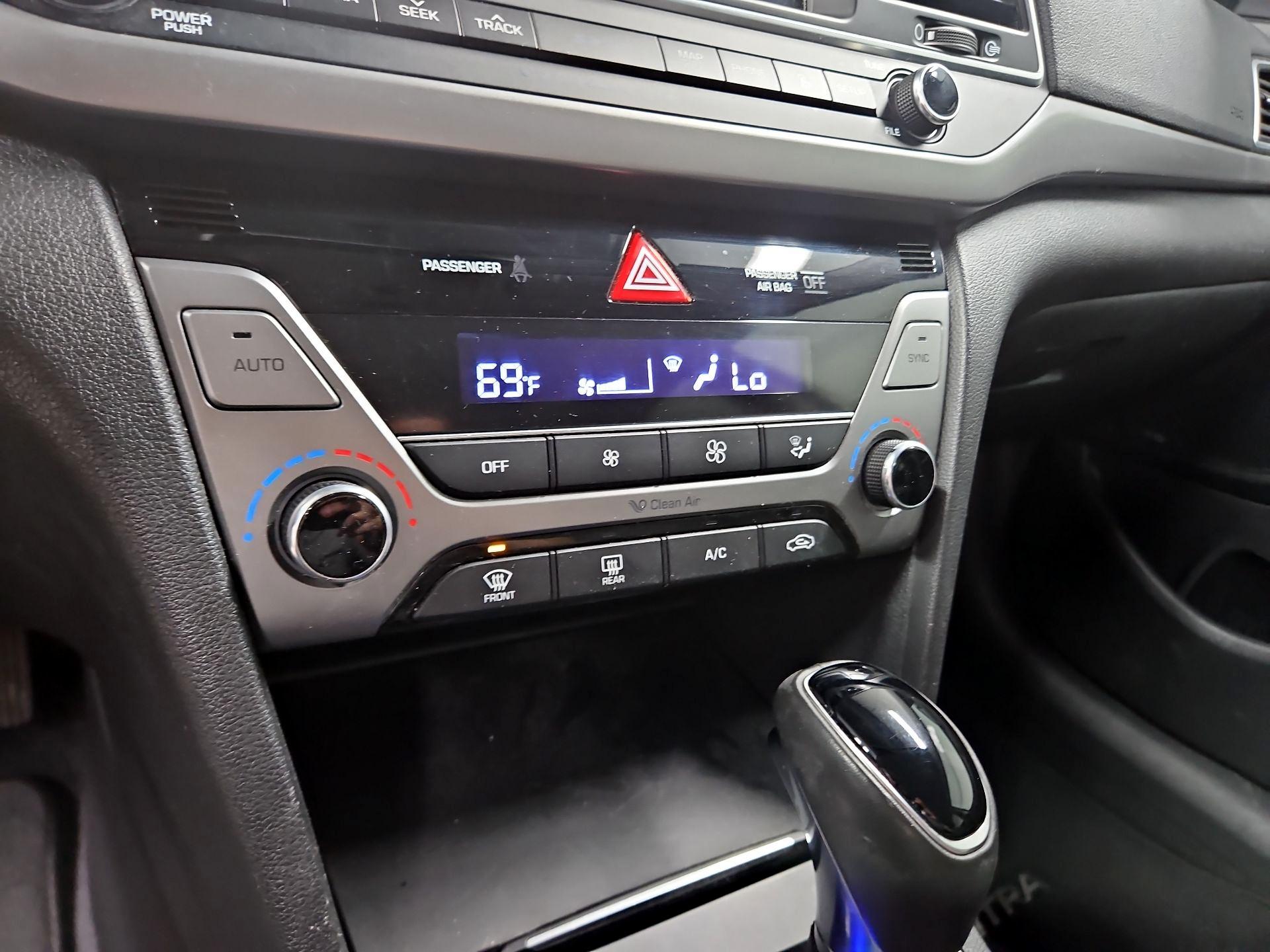 Thumbnail: 2017 Hyundai Elantra - 17
