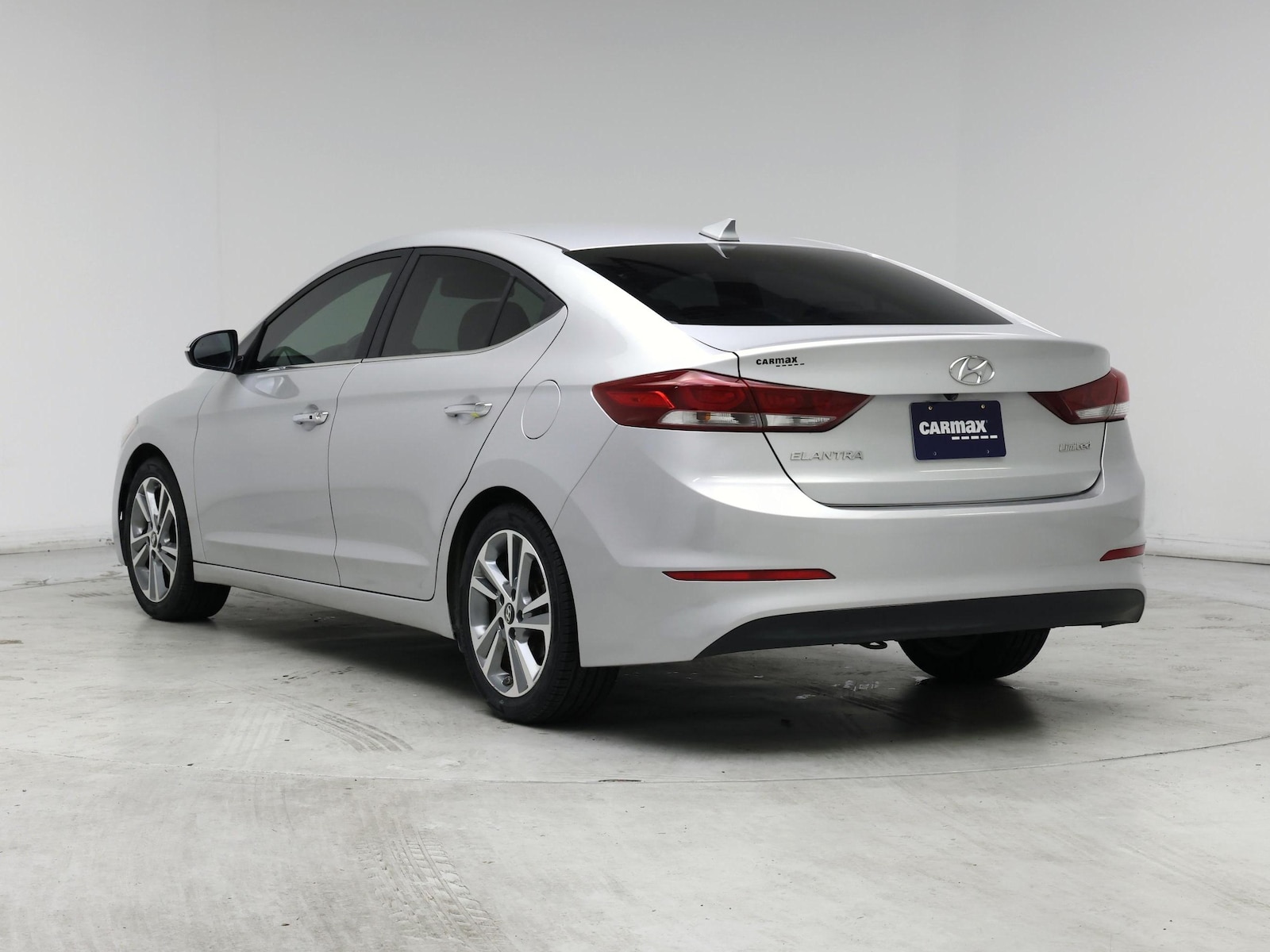 2017 Hyundai Elantra Limited - Photo 3