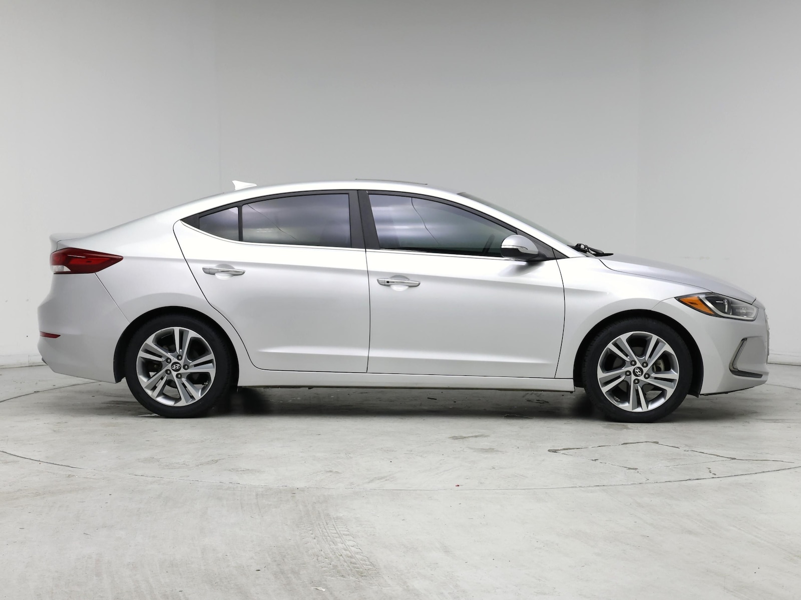 2017 Hyundai Elantra Limited - Photo 8