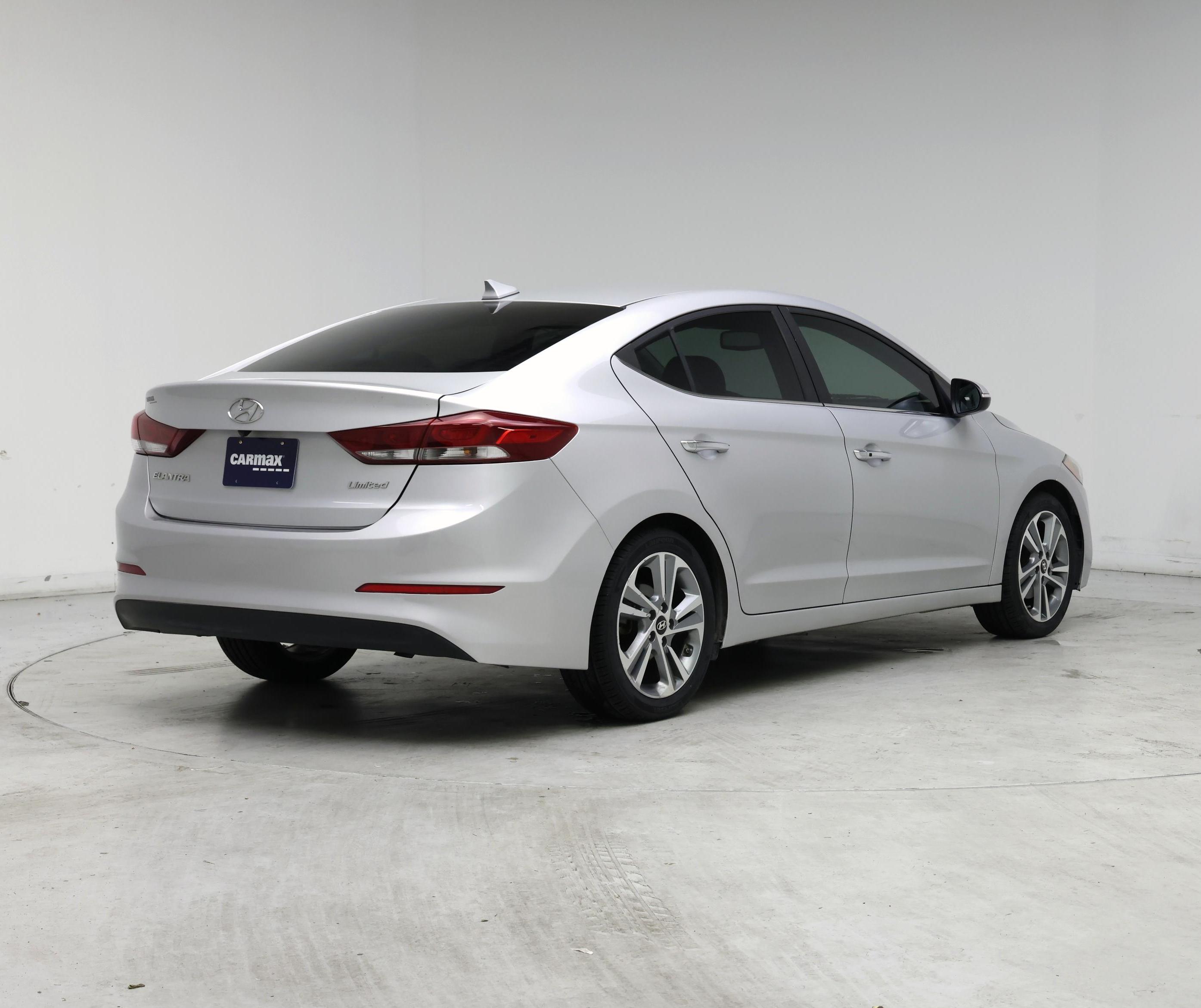 Thumbnail: 2017 Hyundai Elantra - 8
