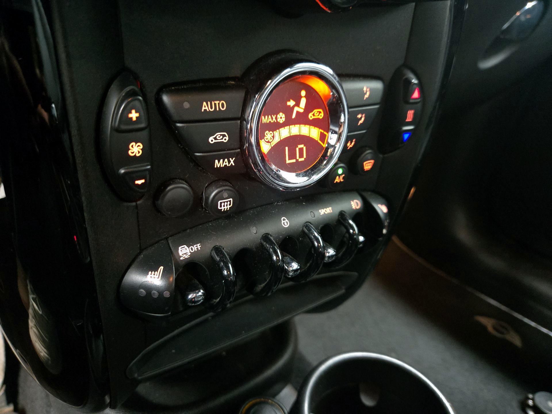 Thumbnail: 2015 MINI Cooper Paceman - 15