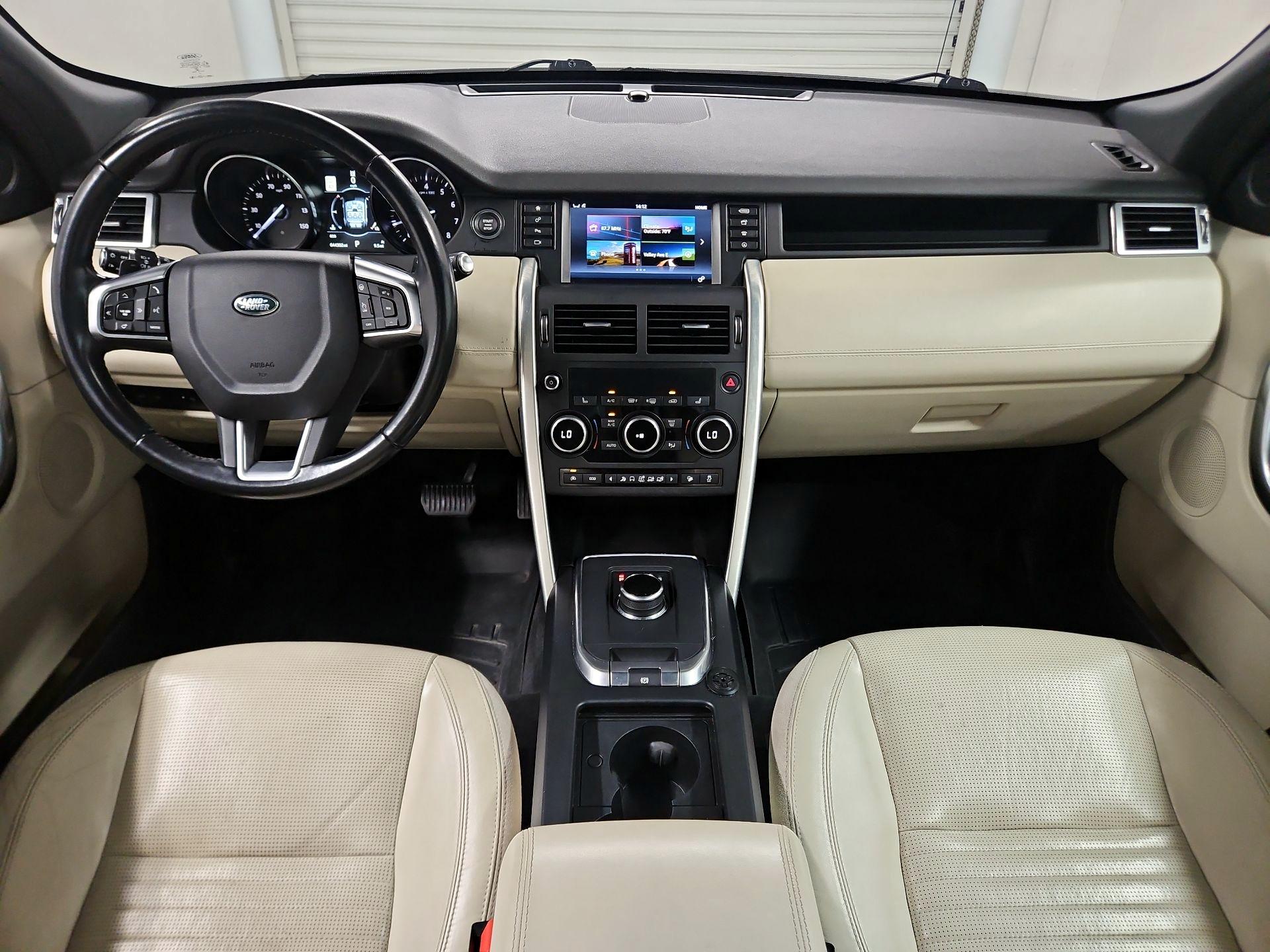 Thumbnail: 2017 Land Rover Discovery Sport - 9