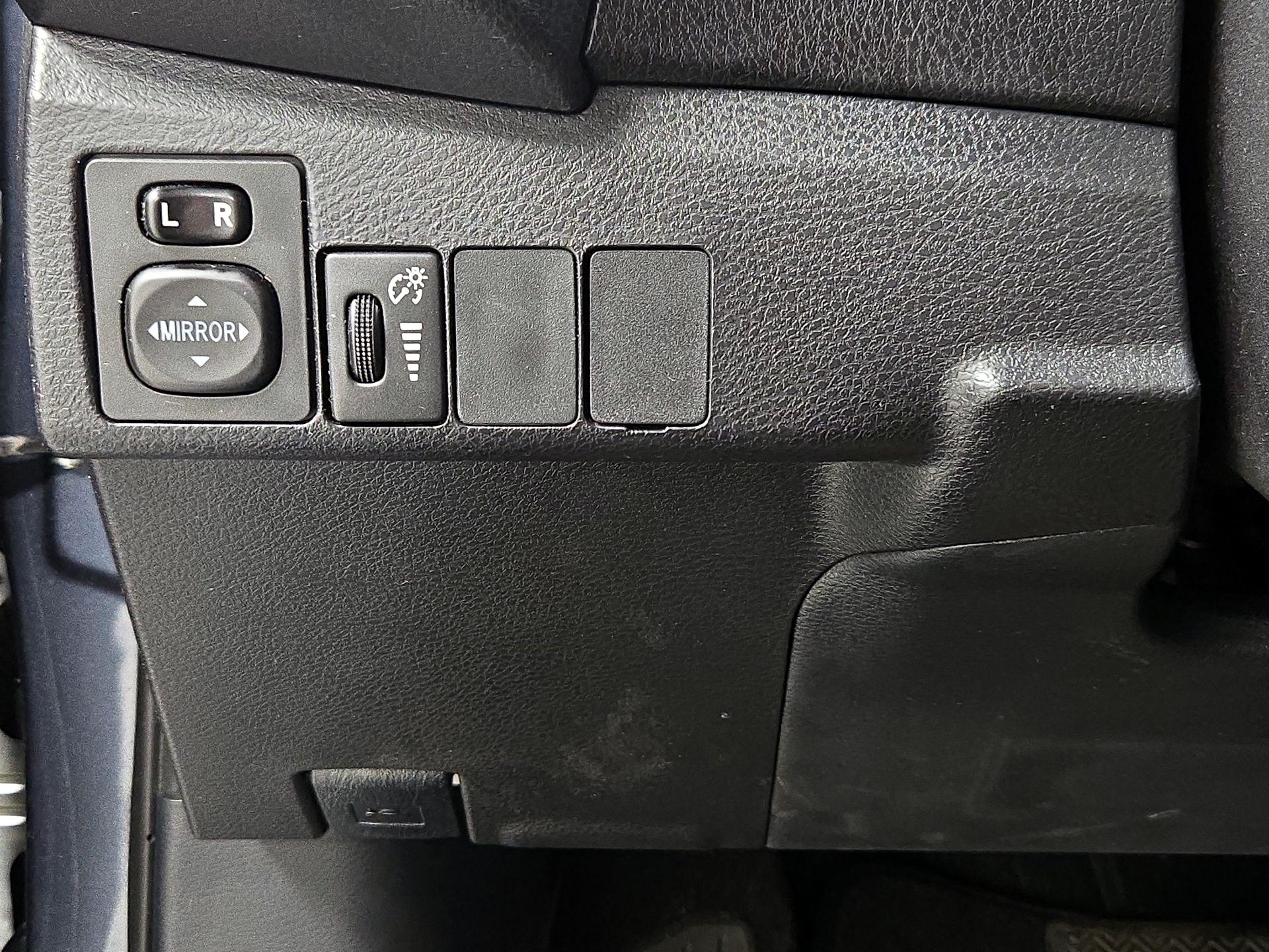 Thumbnail: 2015 Toyota Corolla - 13