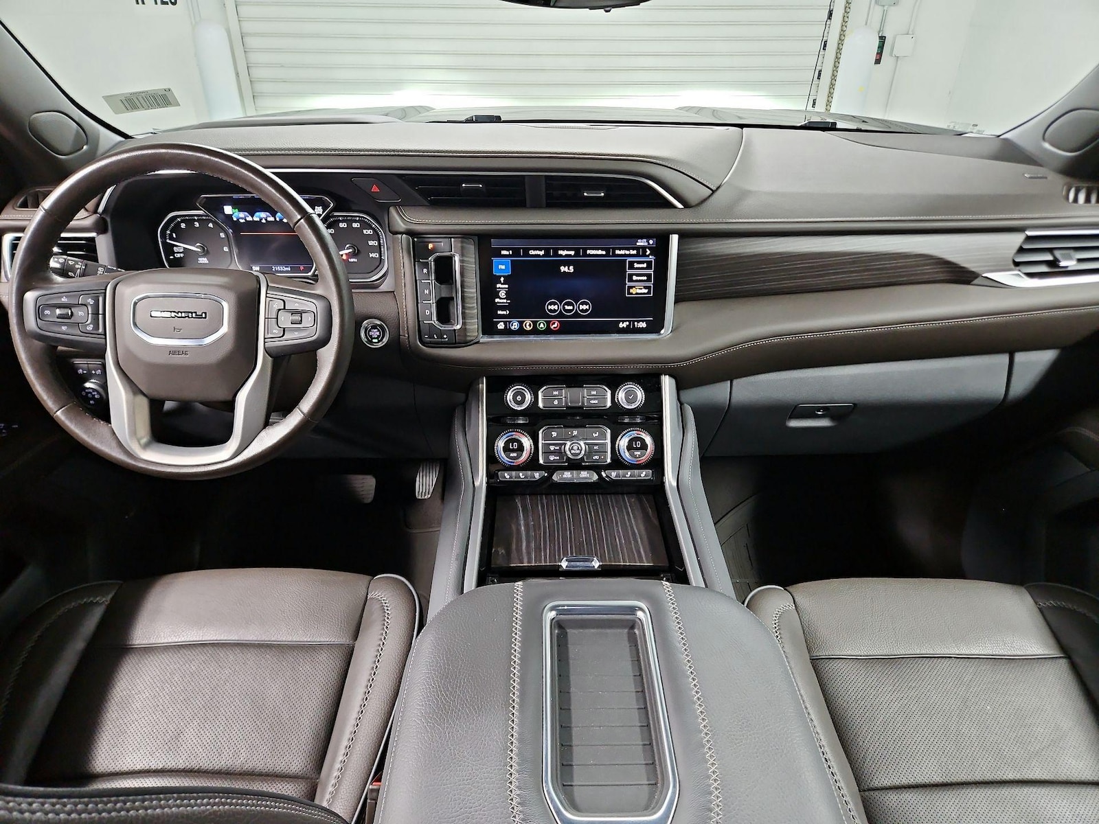 2021 GMC Yukon Denali - Photo 10